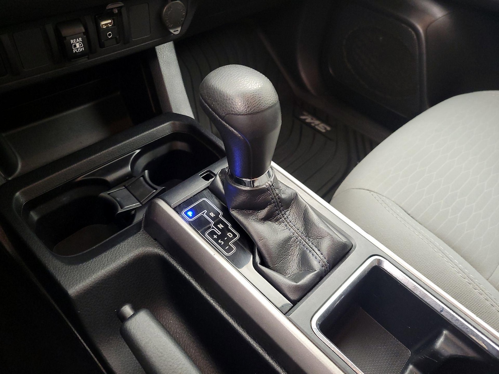 2019 Toyota Tacoma SR5 - Photo 18