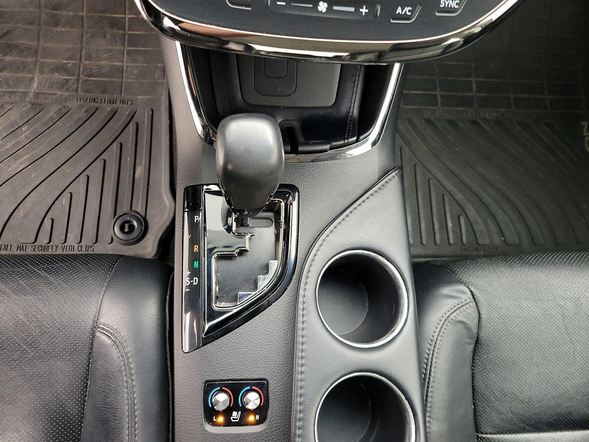 Thumbnail: 2014 Toyota Avalon - 18