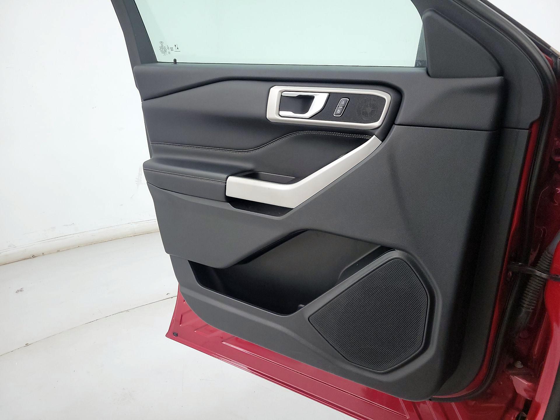 Thumbnail: 2021 Ford Explorer - 12
