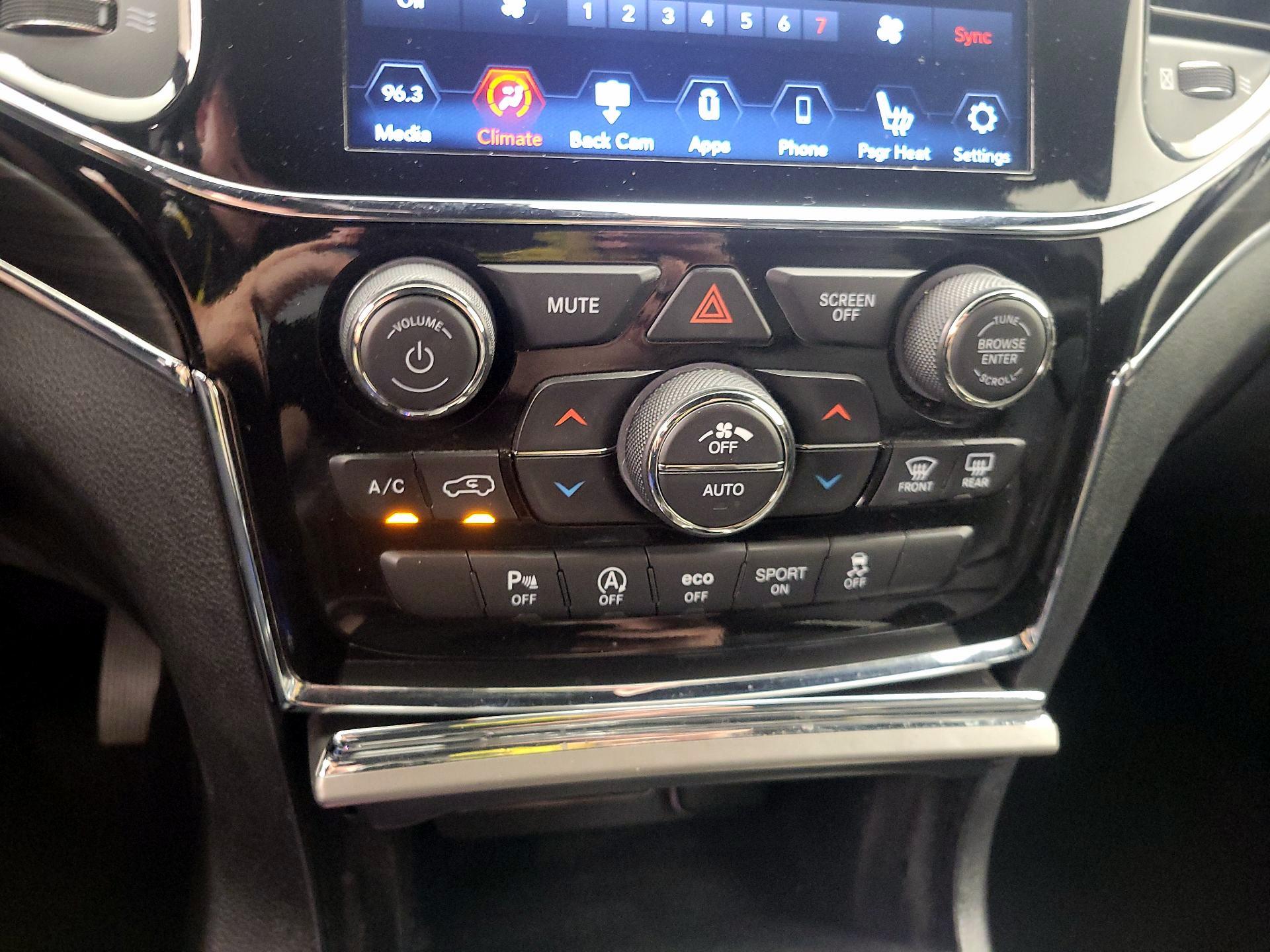 Thumbnail: 2021 Jeep Grand Cherokee - 16