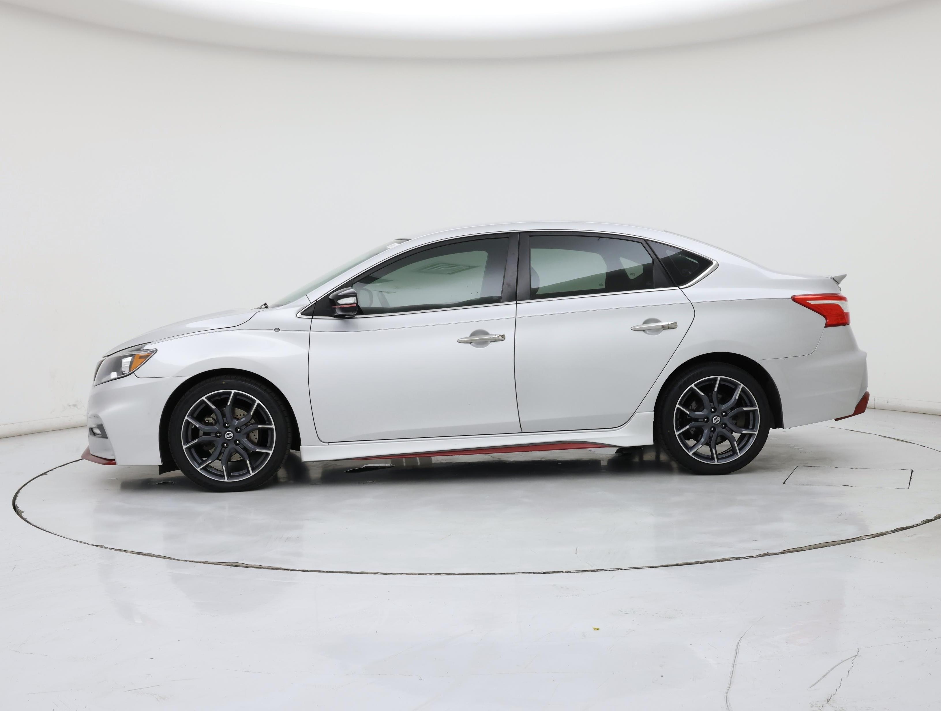 Thumbnail: 2017 Nissan Sentra - 3