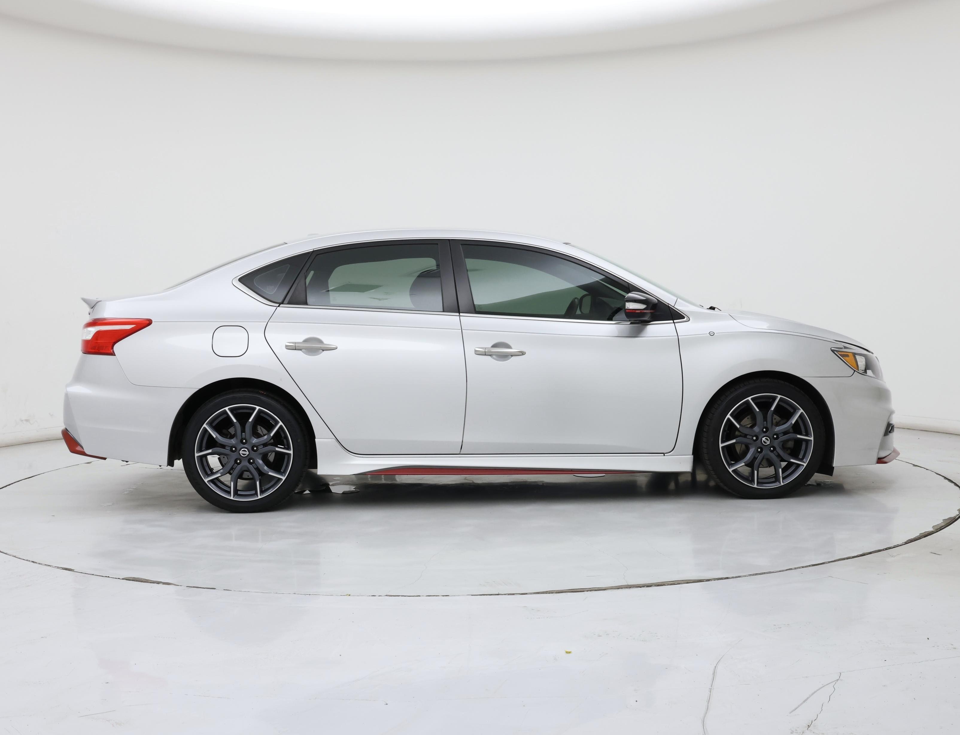 Thumbnail: 2017 Nissan Sentra - 7