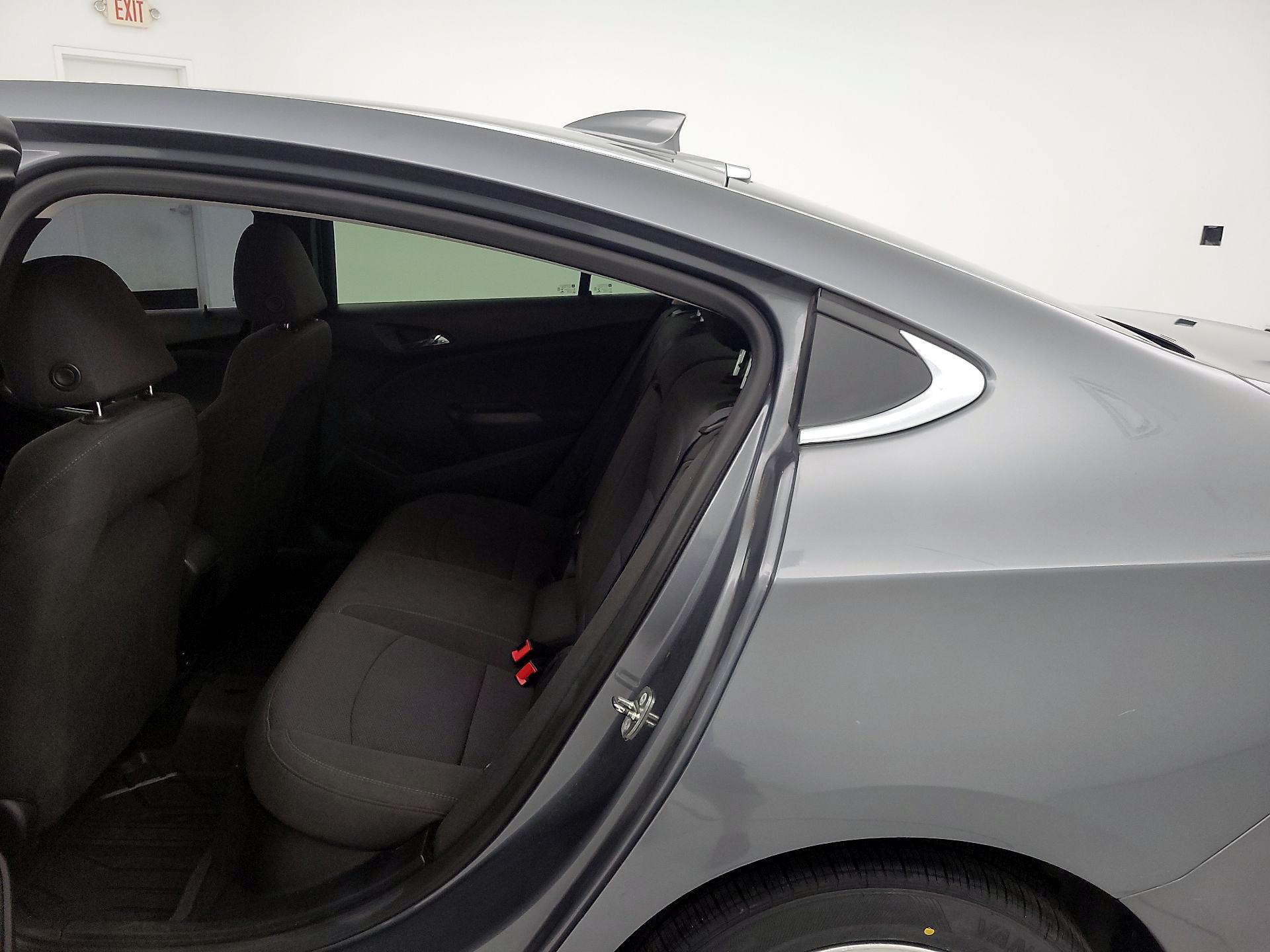 Thumbnail: 2018 Chevrolet Cruze - 19
