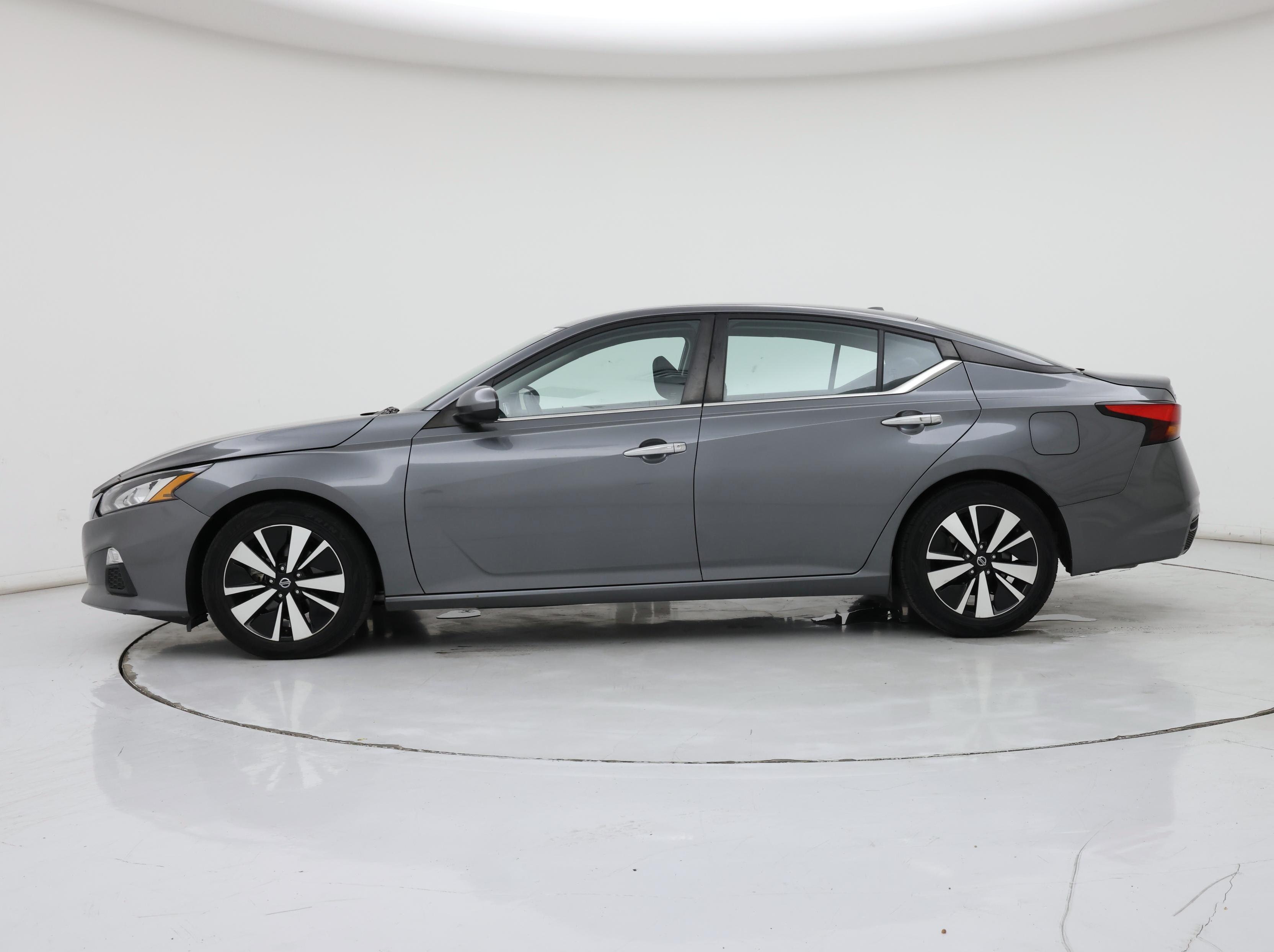 Thumbnail: 2021 Nissan Altima - 3