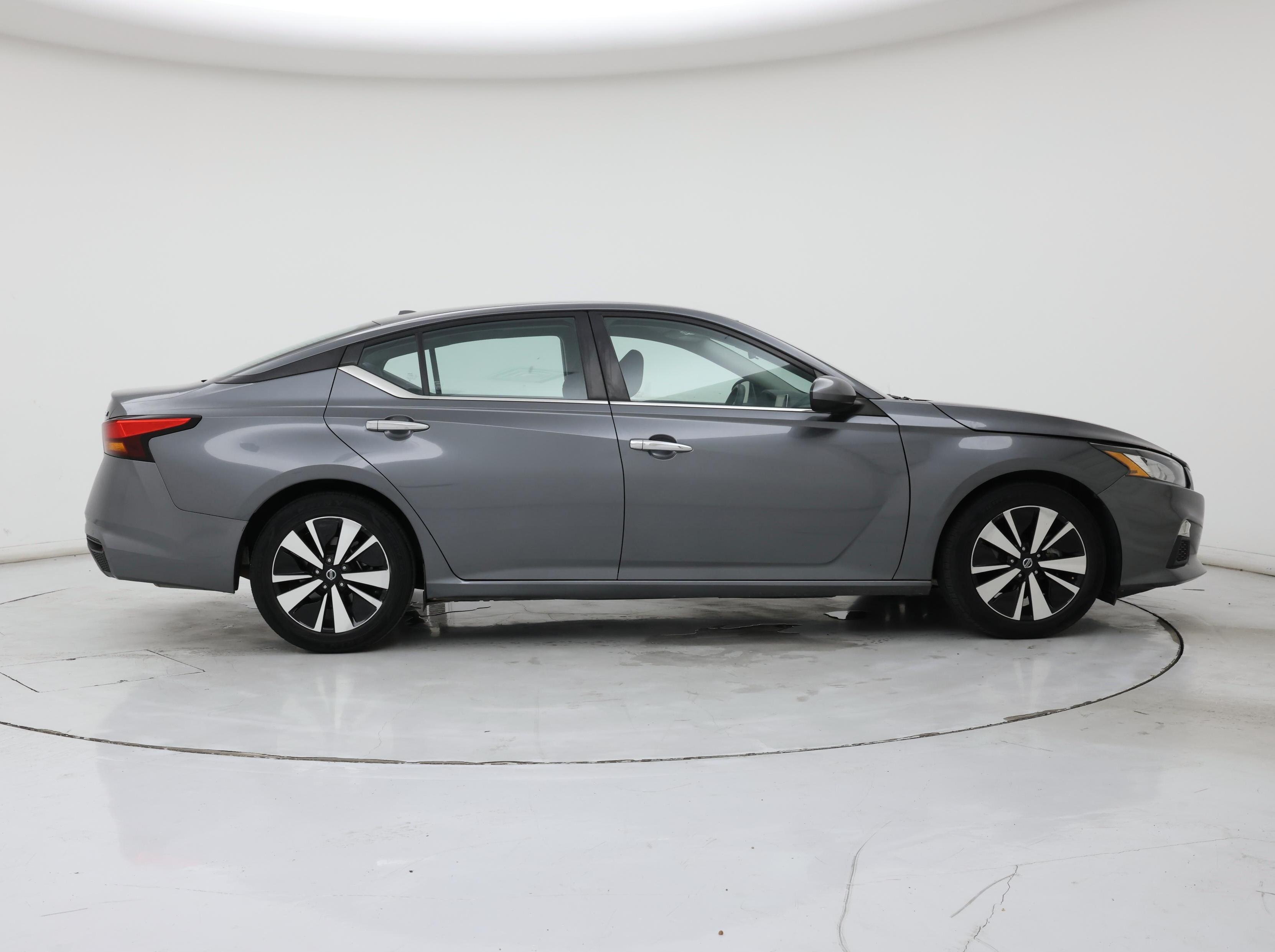 Thumbnail: 2021 Nissan Altima - 7
