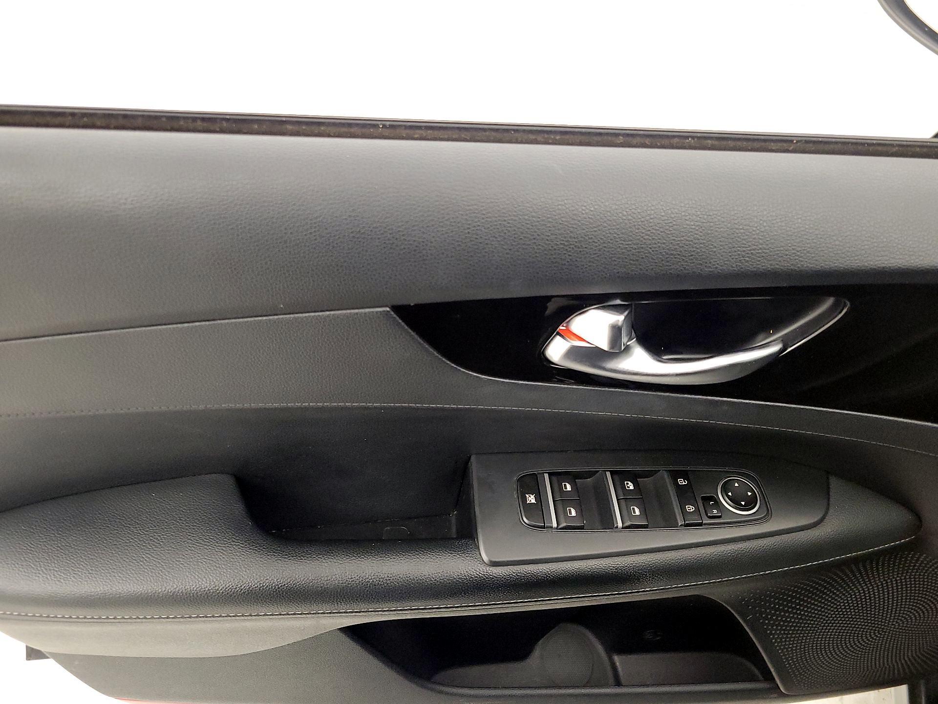 Thumbnail: 2019 Kia Forte - 12