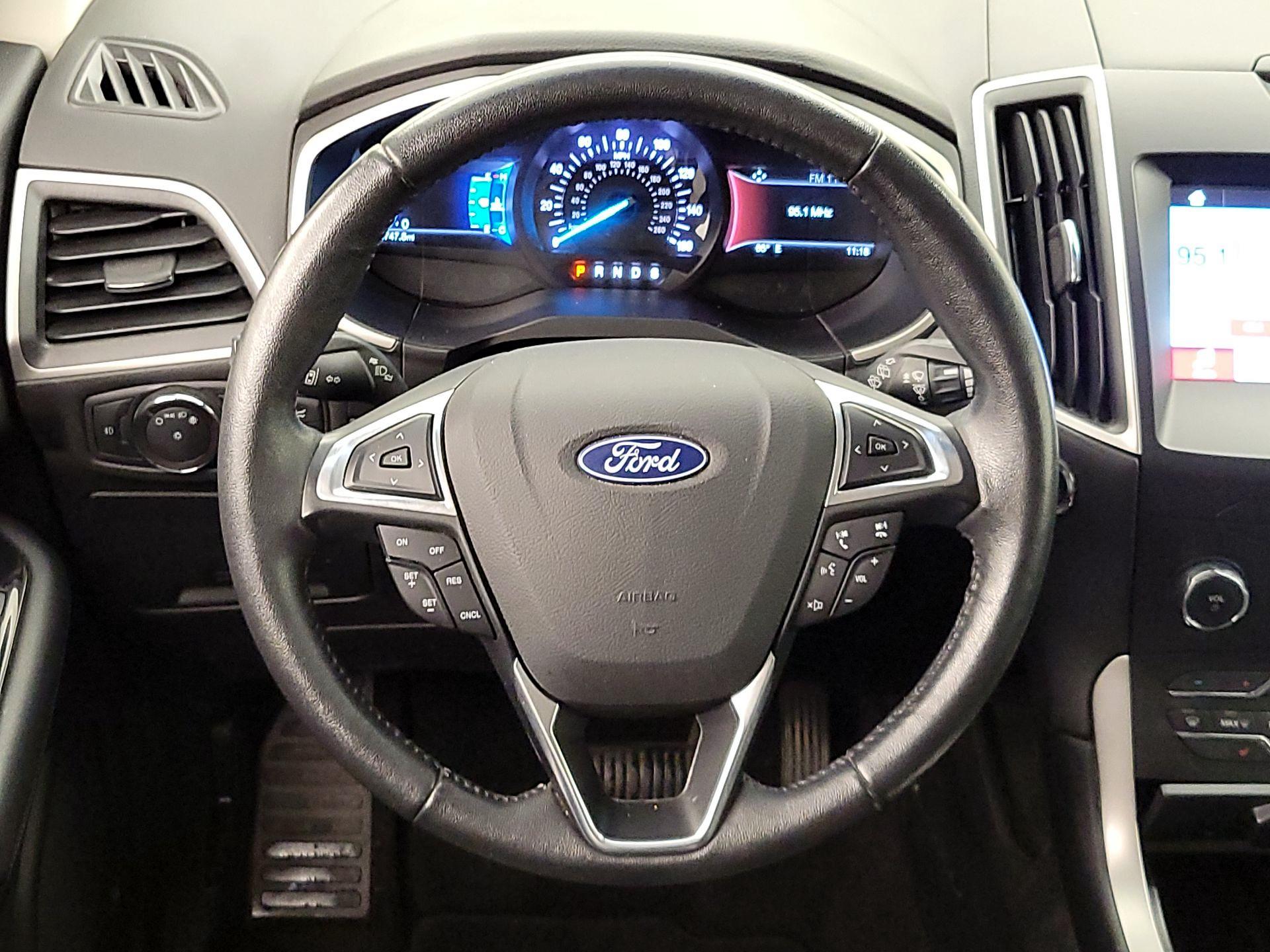 Thumbnail: 2019 Ford Edge - 10