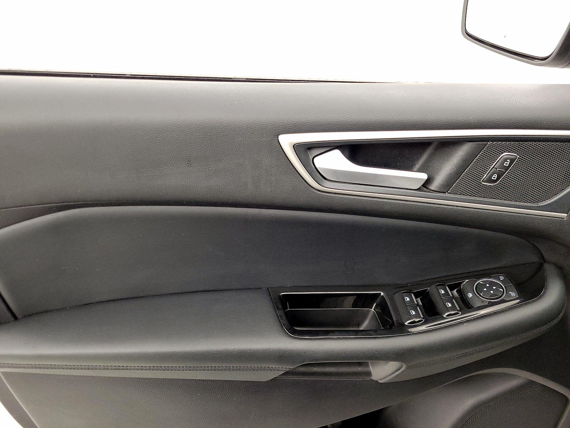 Thumbnail: 2019 Ford Edge - 12