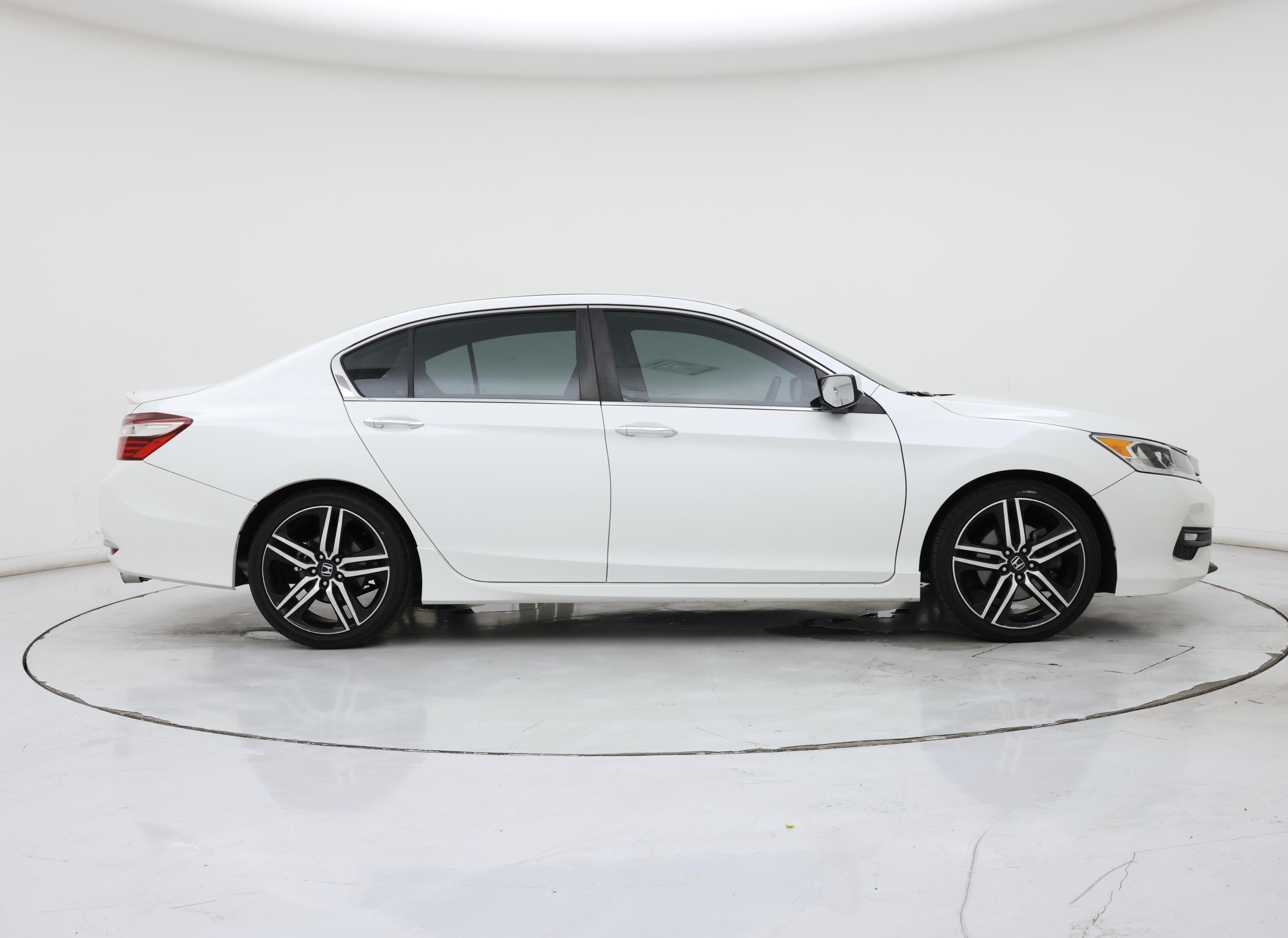 Thumbnail: 2017 Honda Accord - 7