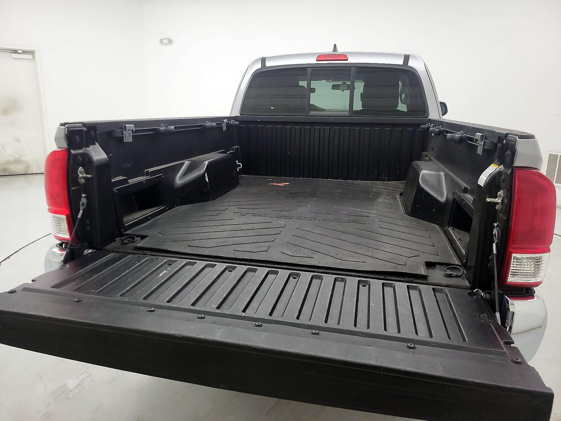 Thumbnail: 2017 Toyota Tacoma - 19