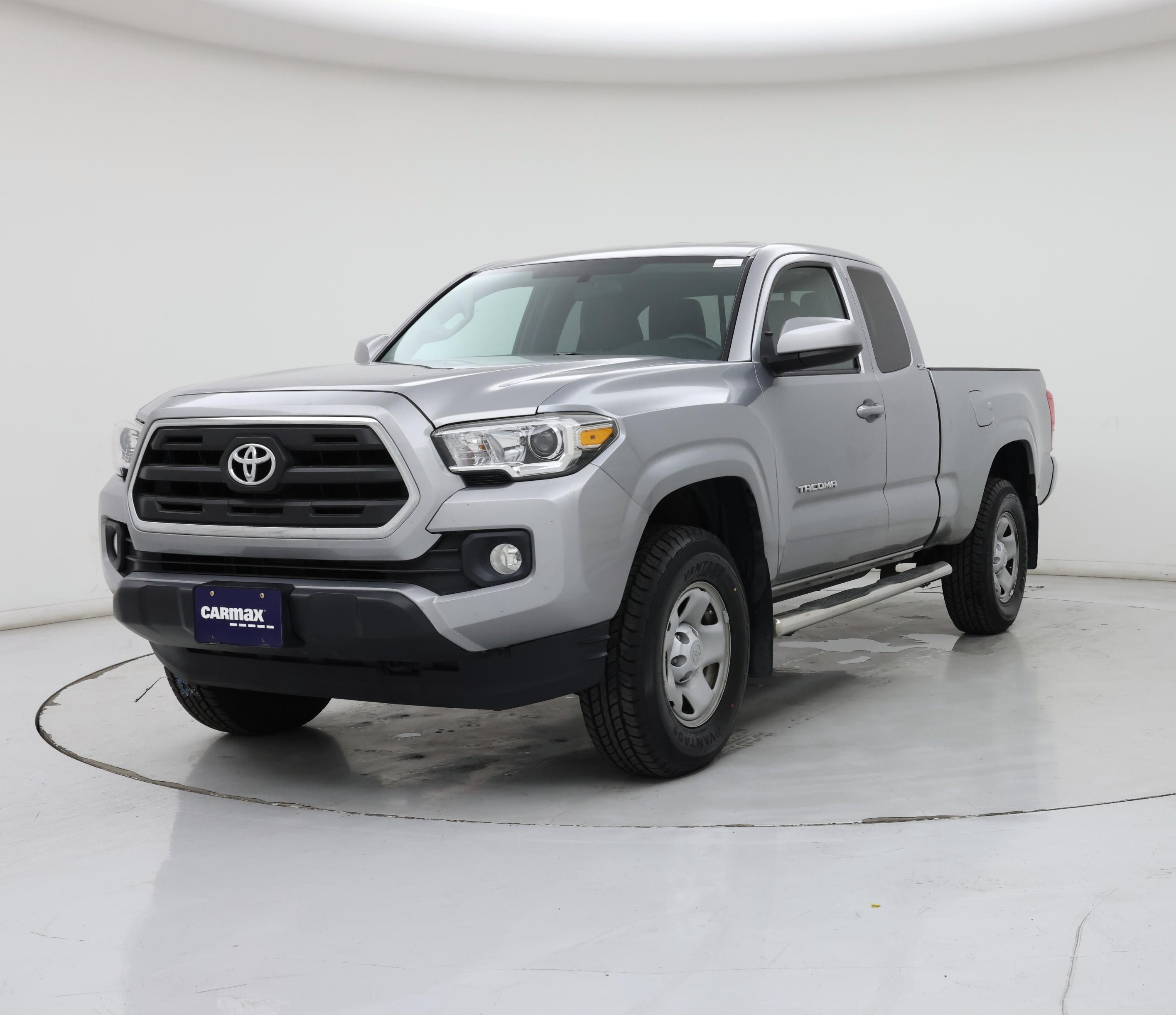 Thumbnail: 2017 Toyota Tacoma - 4