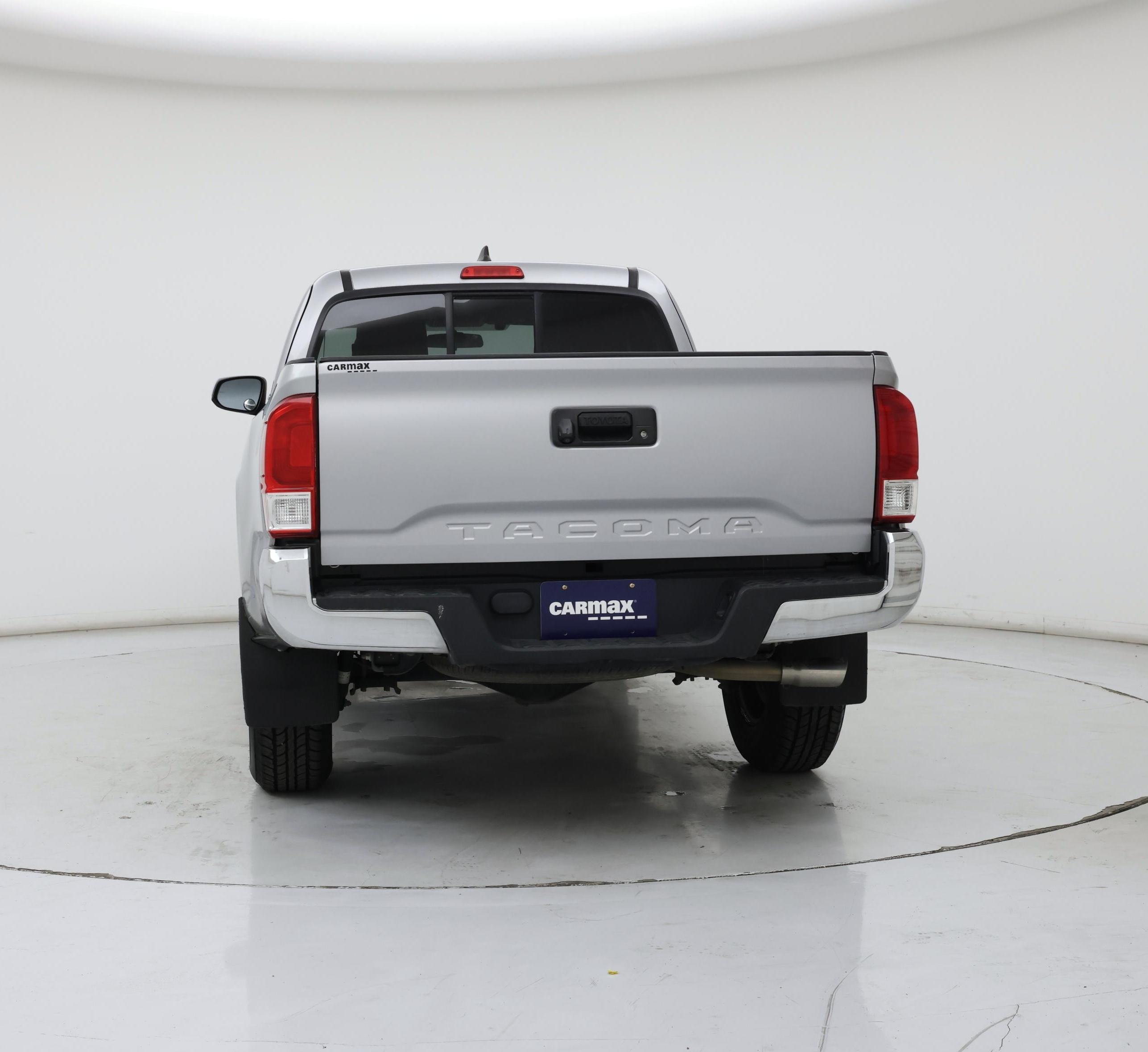 Thumbnail: 2017 Toyota Tacoma - 6