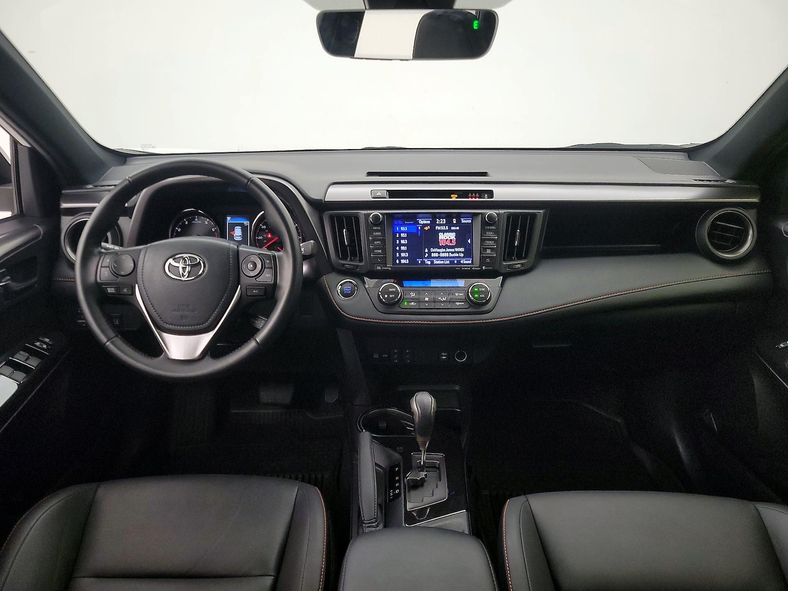 2018 Toyota RAV4 SE - Photo 10
