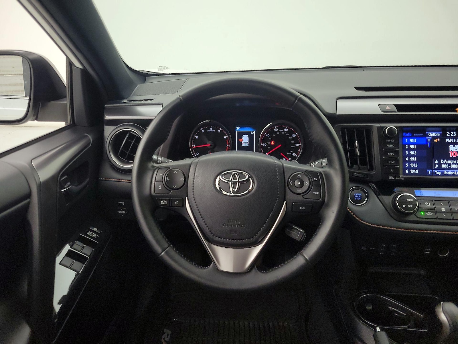 2018 Toyota RAV4 SE - Photo 11