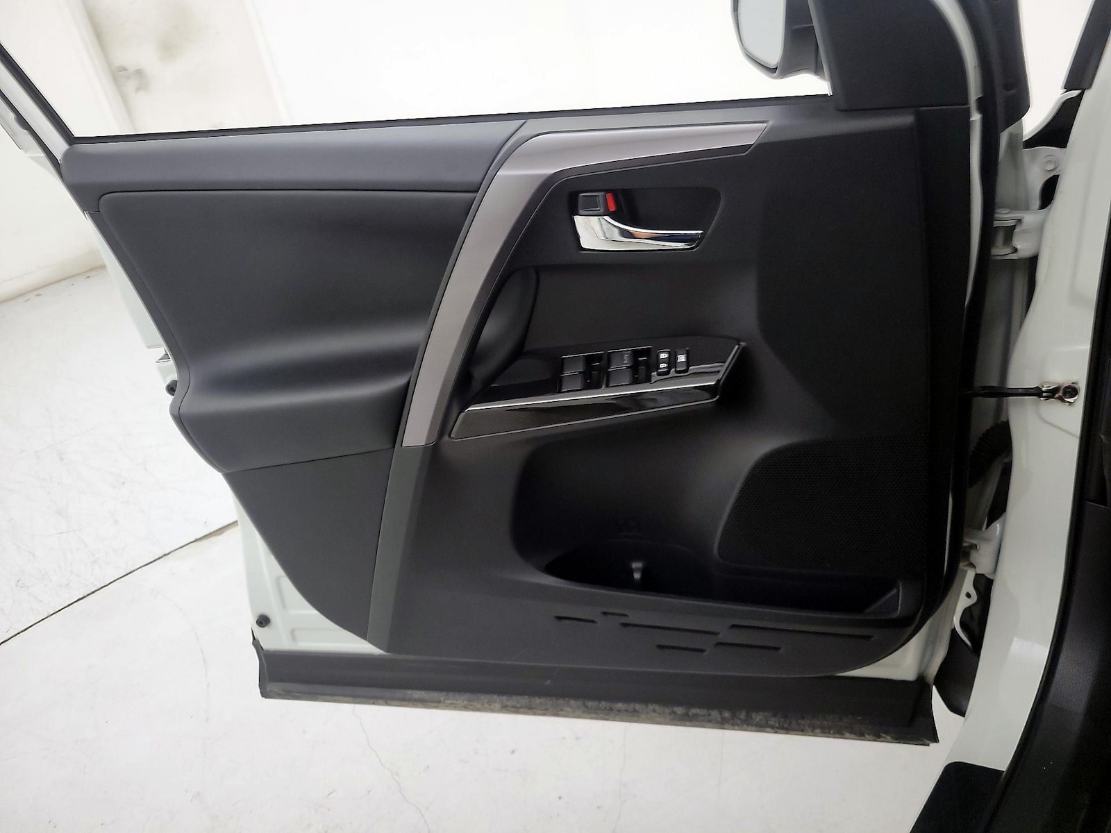 2018 Toyota RAV4 SE - Photo 13