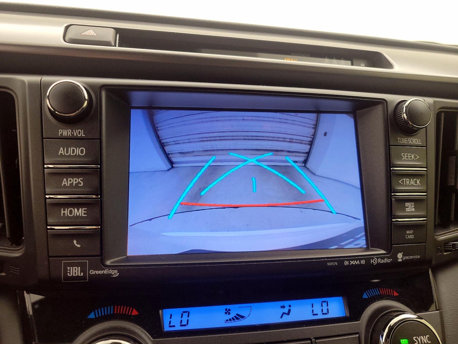 2018 Toyota RAV4 SE - Photo 15