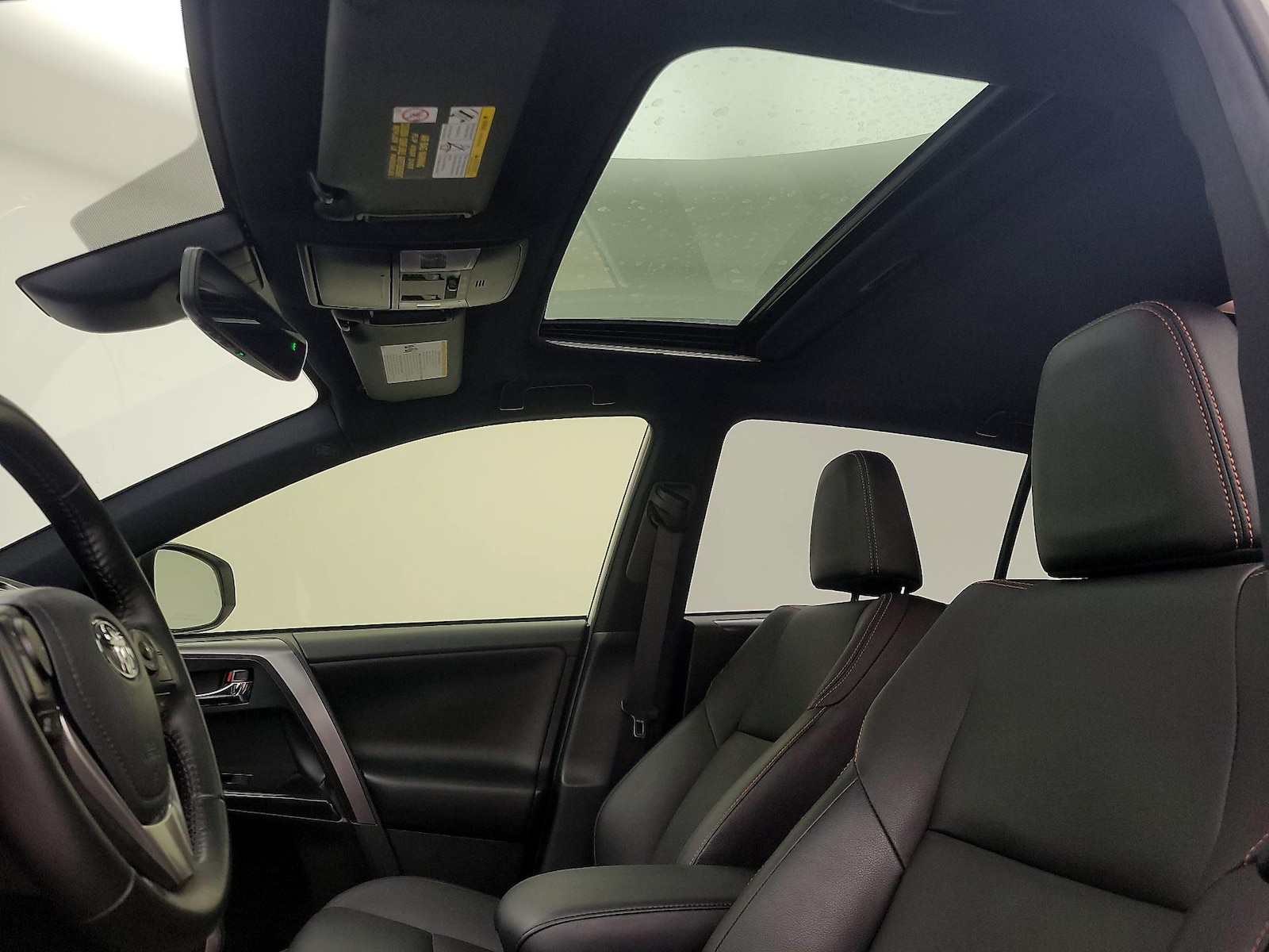 2018 Toyota RAV4 SE - Photo 20