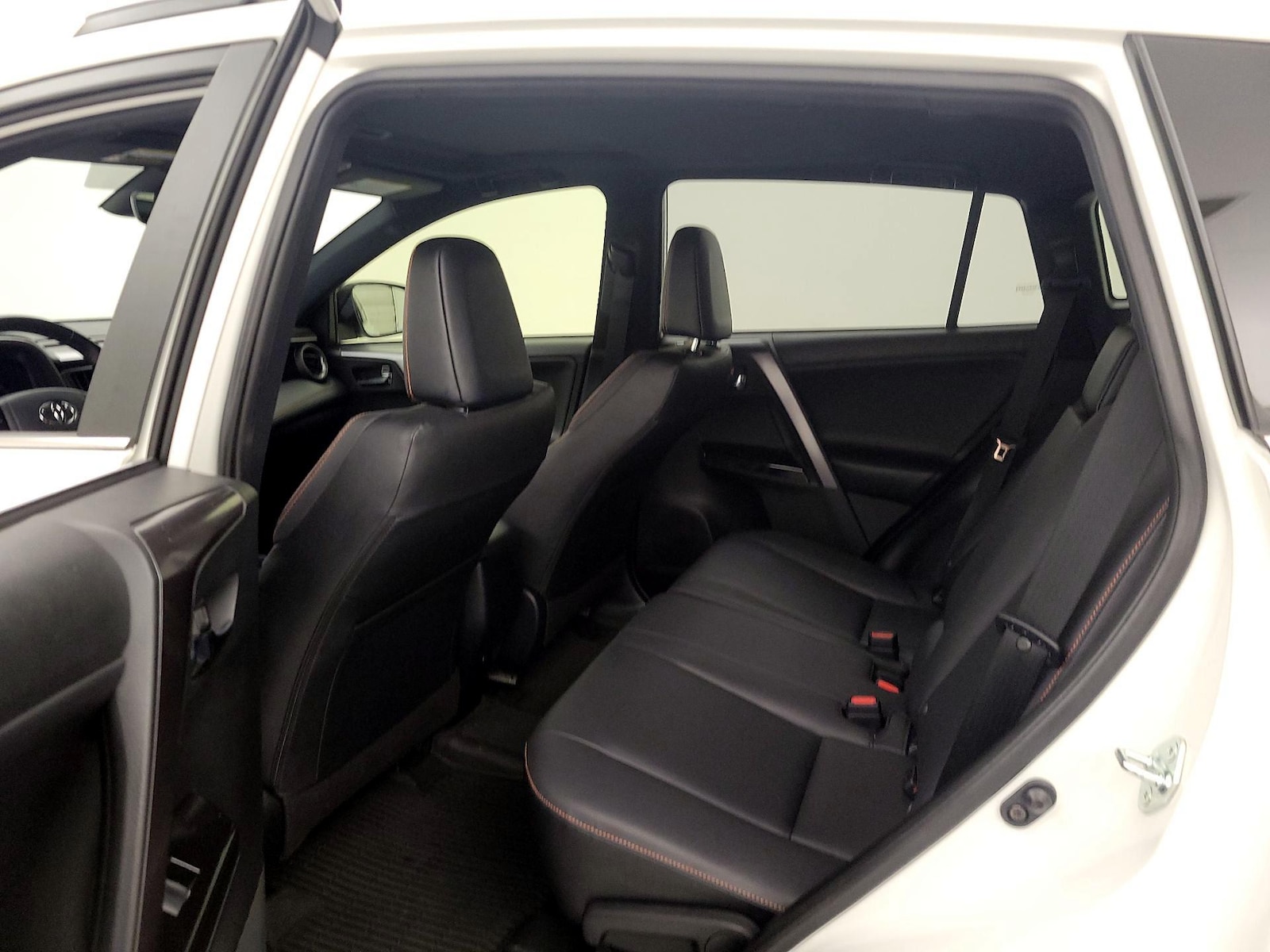 2018 Toyota RAV4 SE - Photo 21