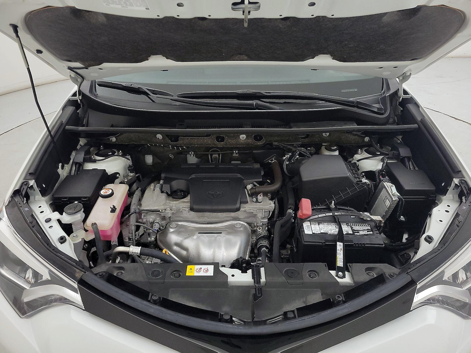 2018 Toyota RAV4 SE - Photo 23