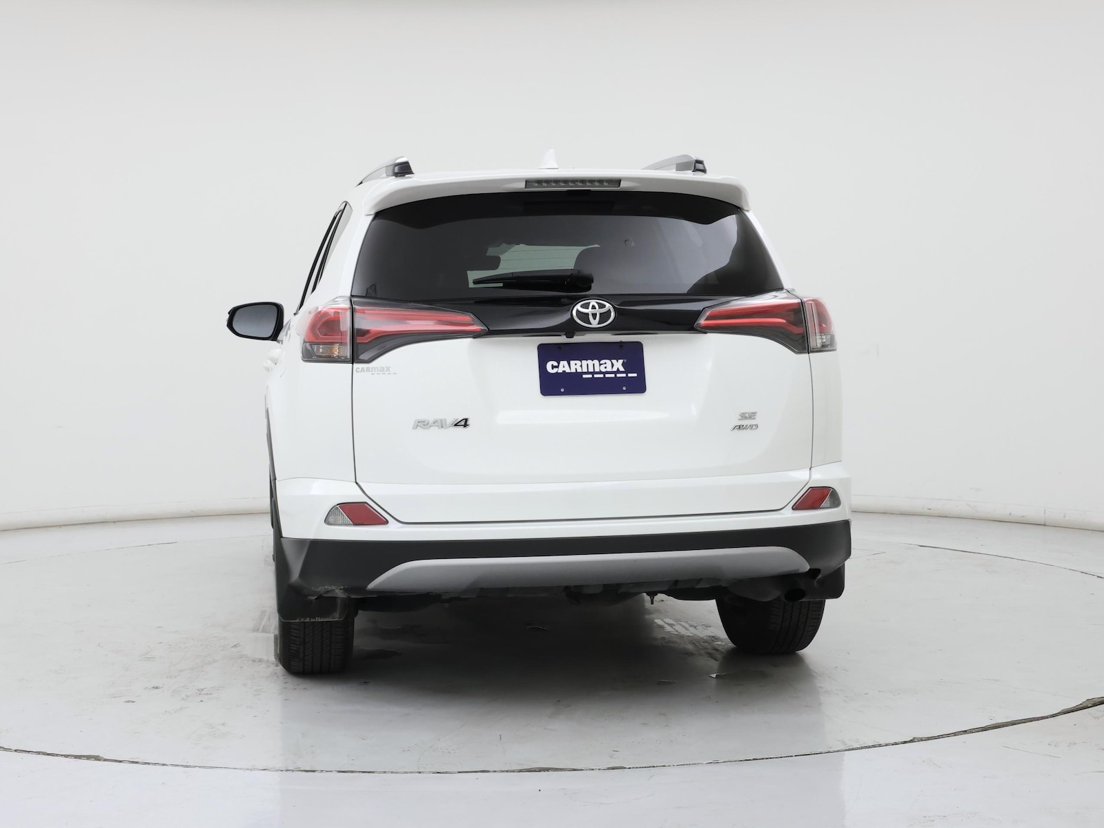 2018 Toyota RAV4 SE - Photo 7