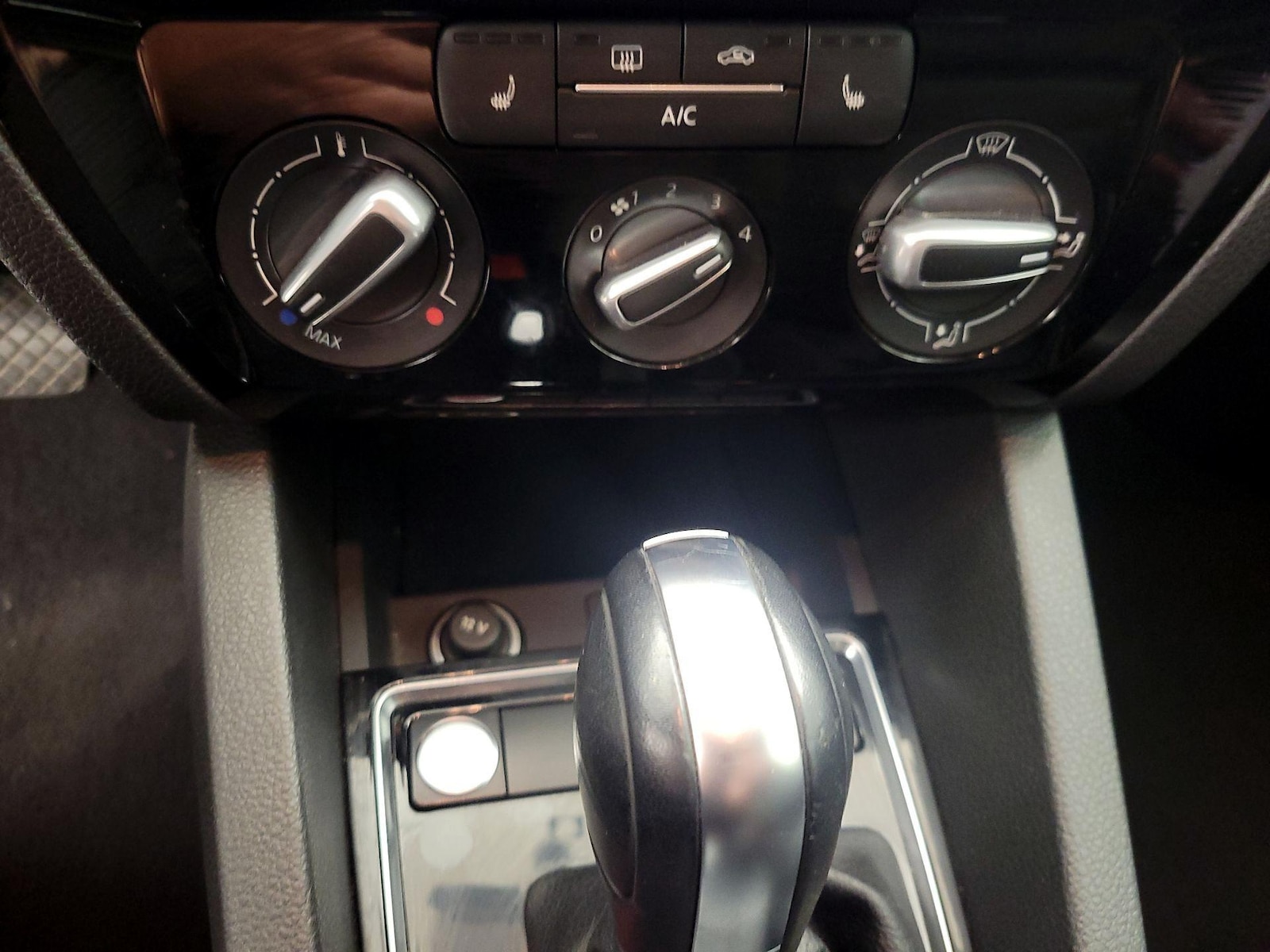 2018 Volkswagen Jetta SE Sport - Photo 17