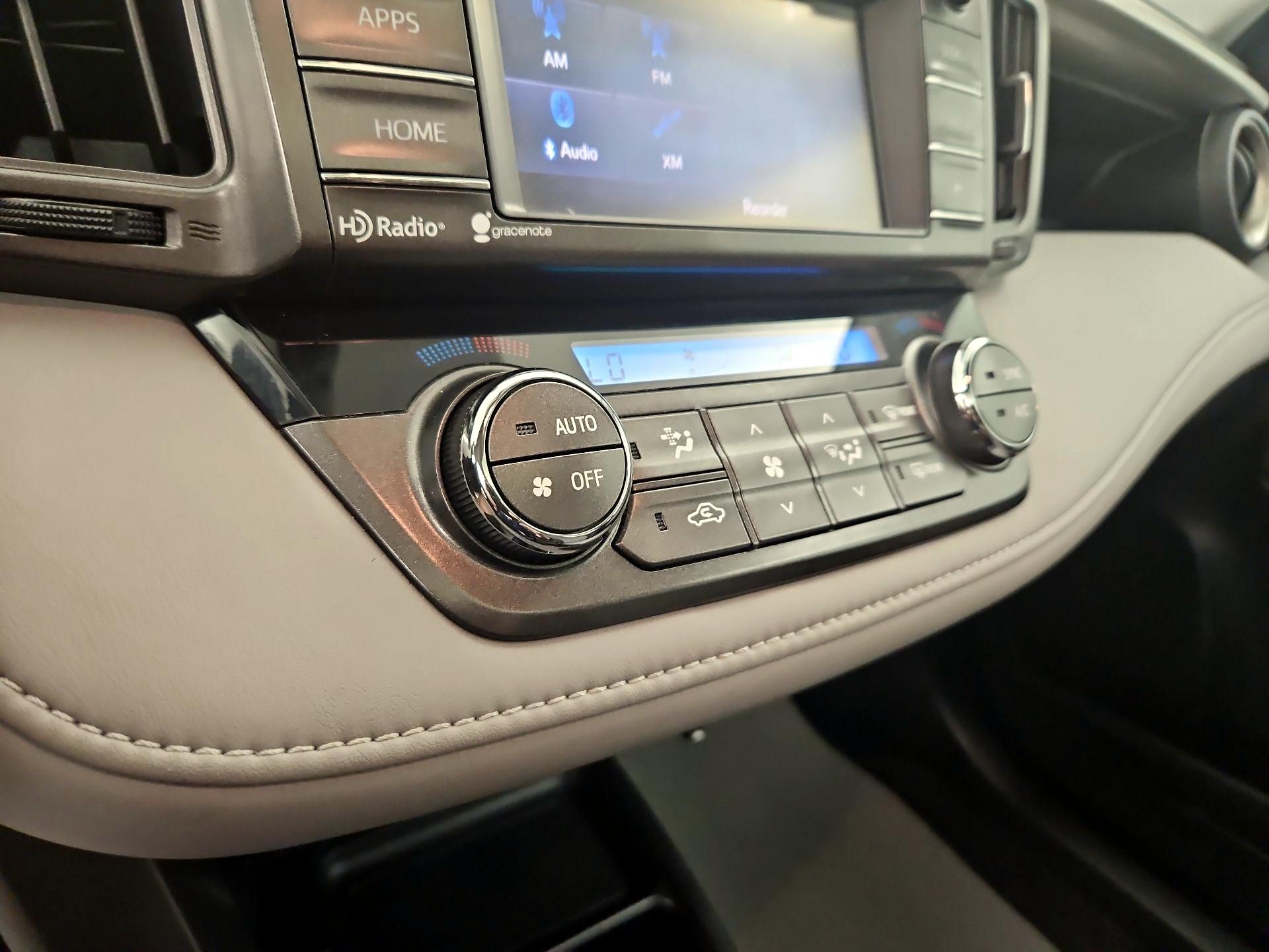 Thumbnail: 2014 Toyota RAV4 - 17