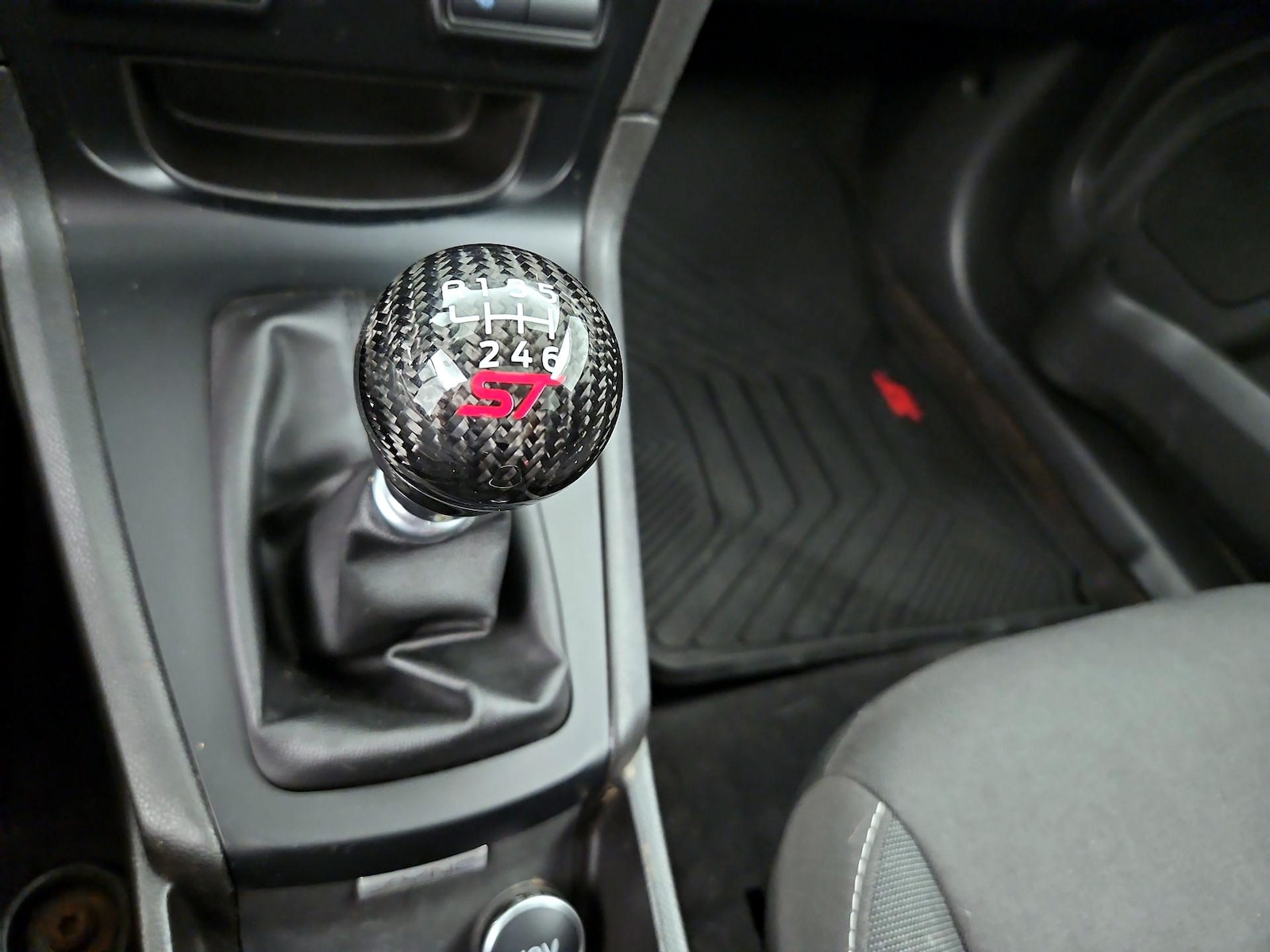 2019 Ford Fiesta ST - Photo 19