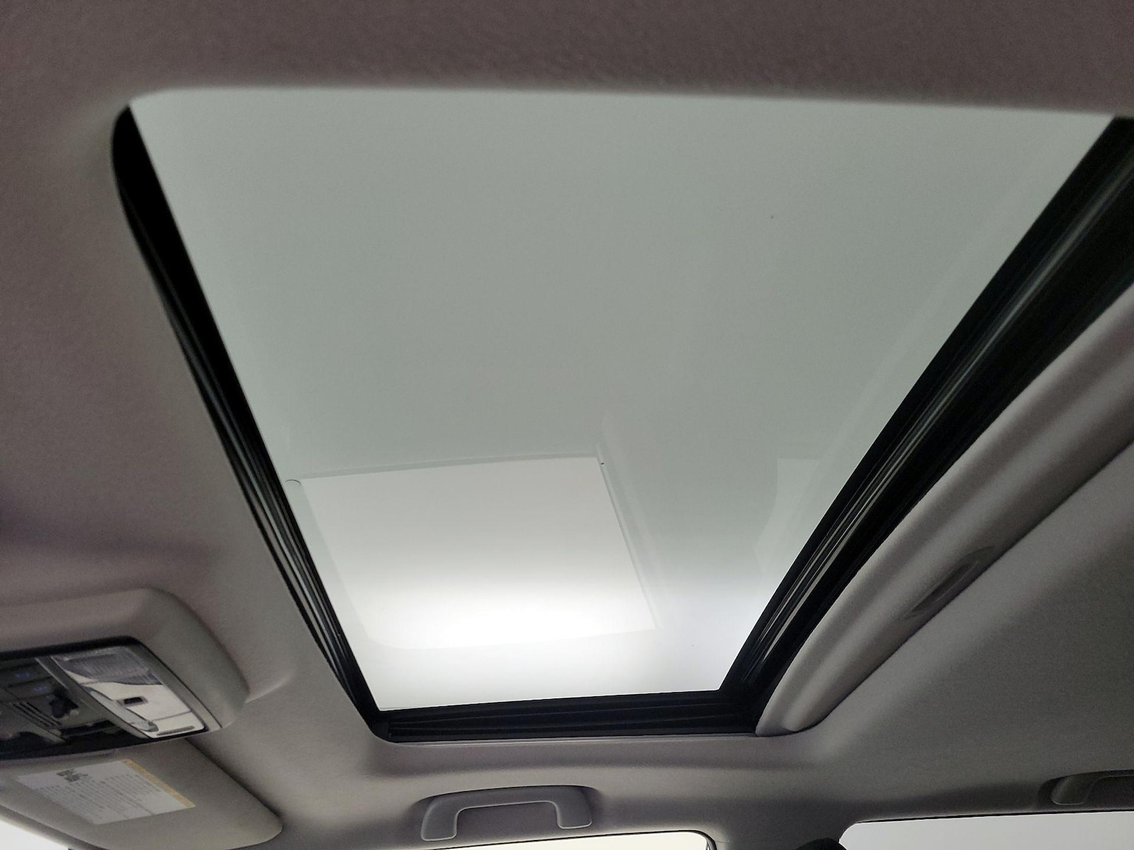 Sunroof(s) & Overhead Airbags