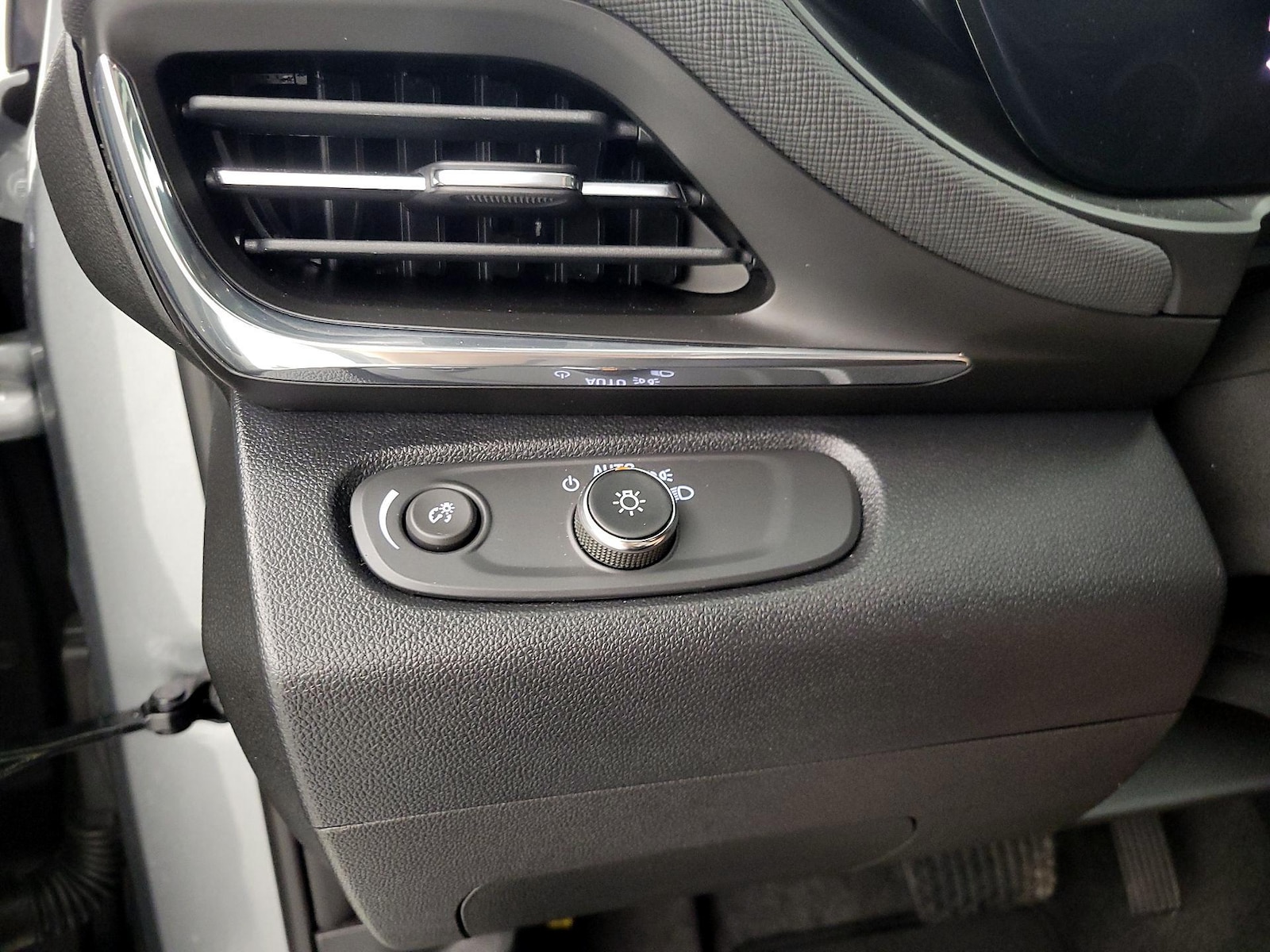 2025 Buick Envista Preferred - Photo 14