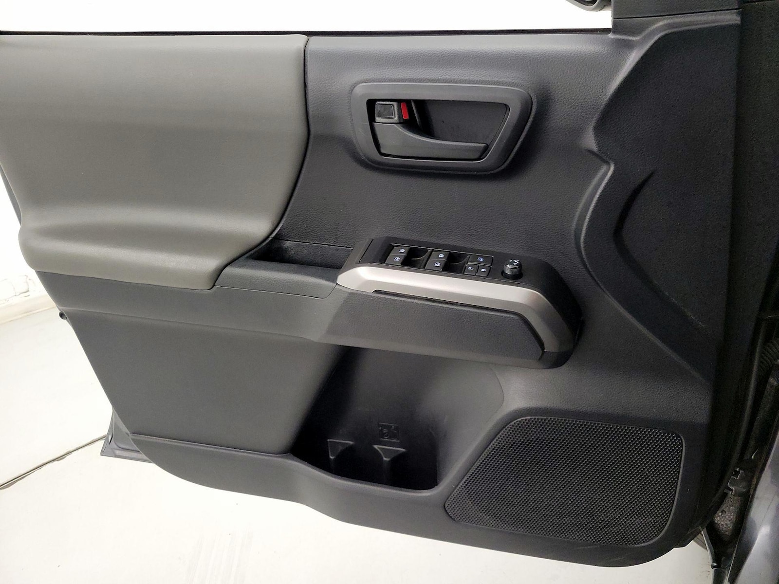 2021 Toyota Tacoma SR5 - Photo 13
