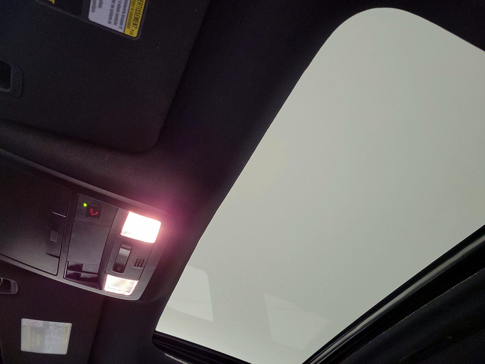 Sunroof(s) & Overhead Airbags