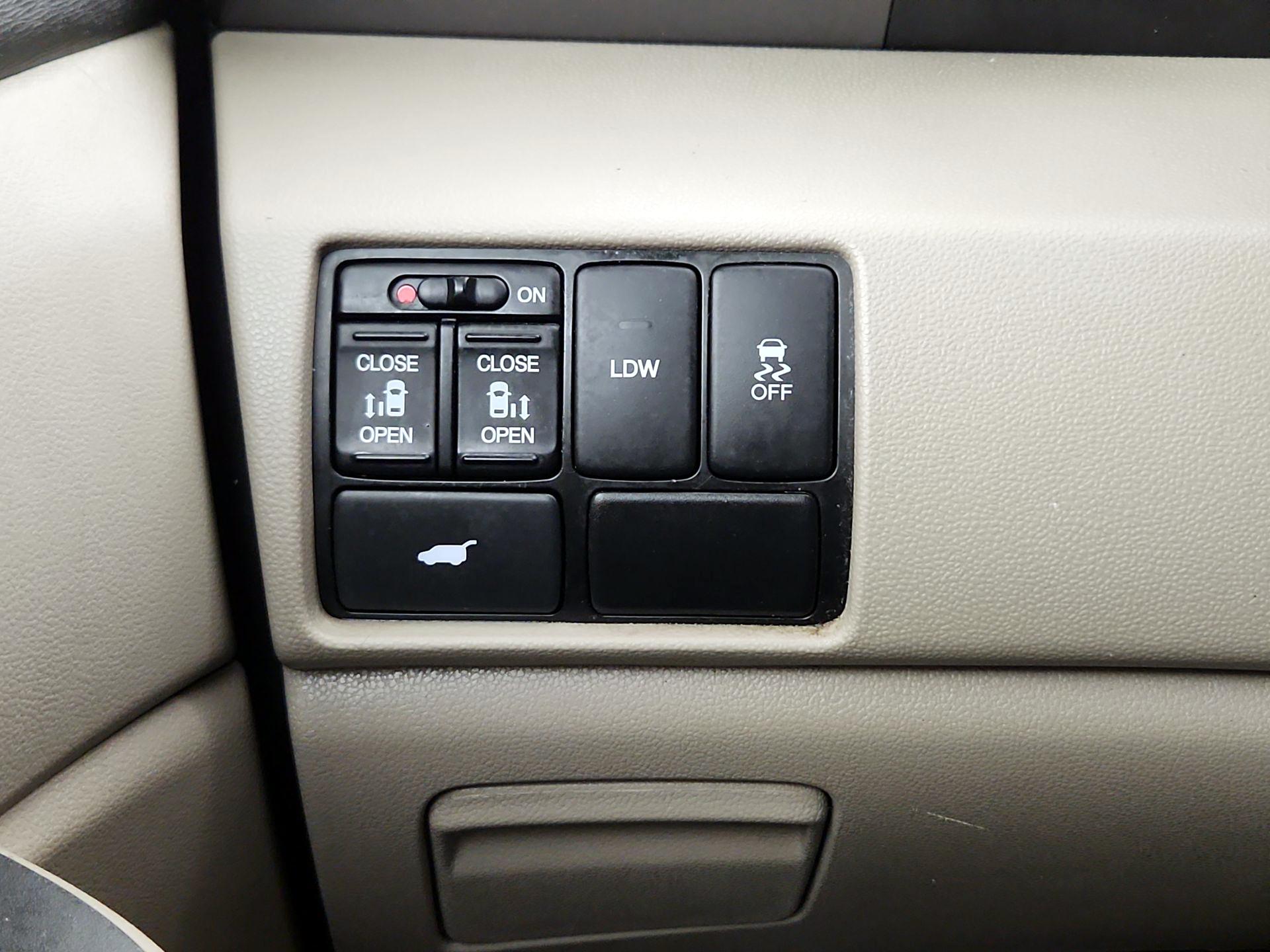 Thumbnail: 2014 Honda Odyssey - 13