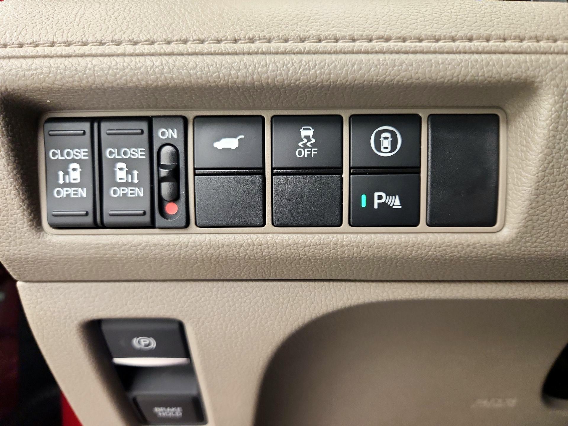 Thumbnail: 2023 Honda Odyssey - 13