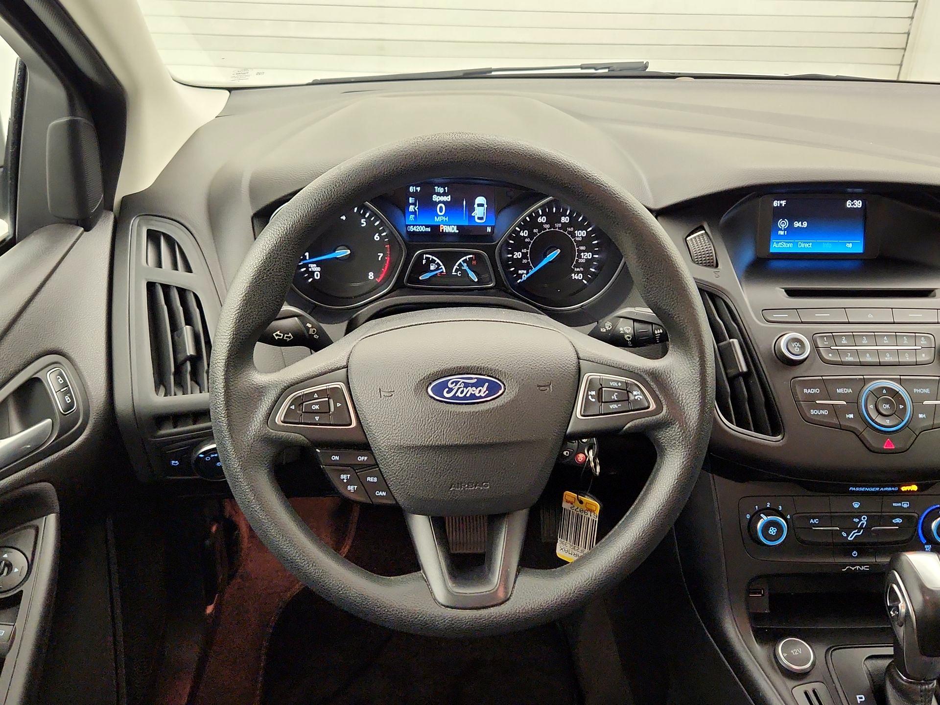 Thumbnail: 2016 Ford Focus - 10