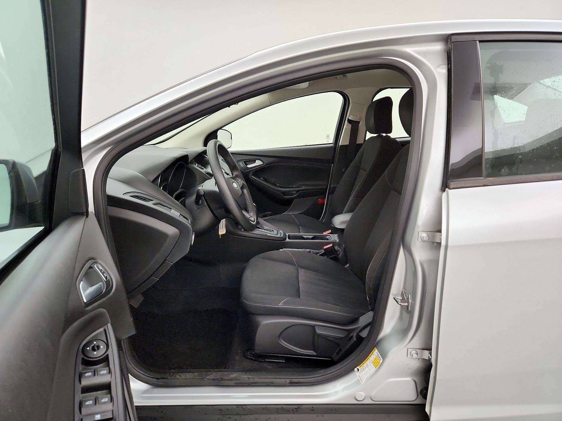 Thumbnail: 2016 Ford Focus - 11