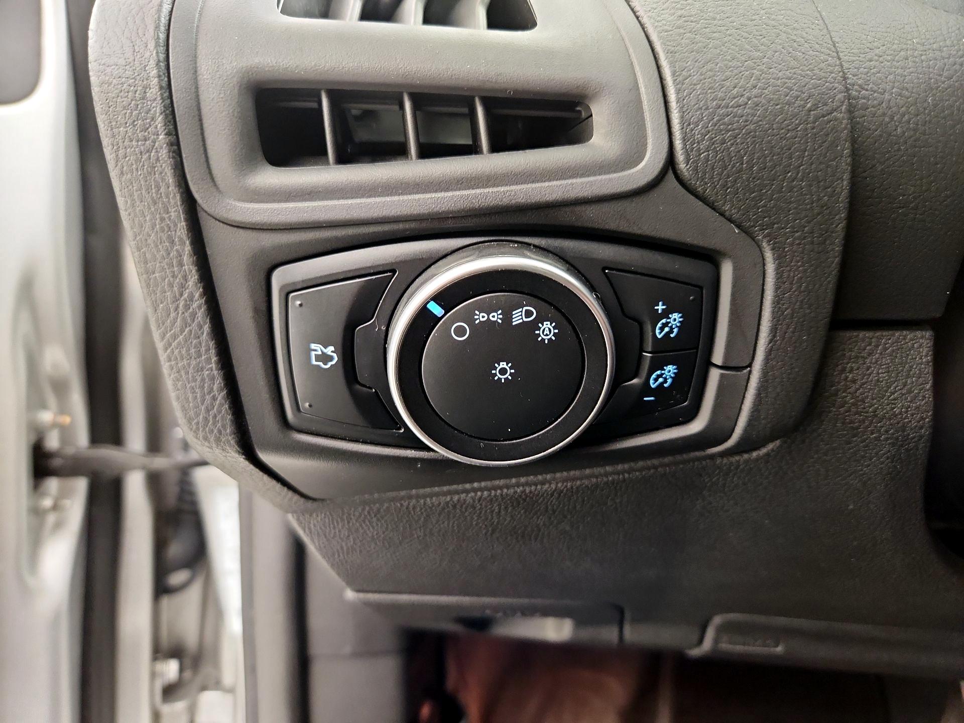 Thumbnail: 2016 Ford Focus - 13