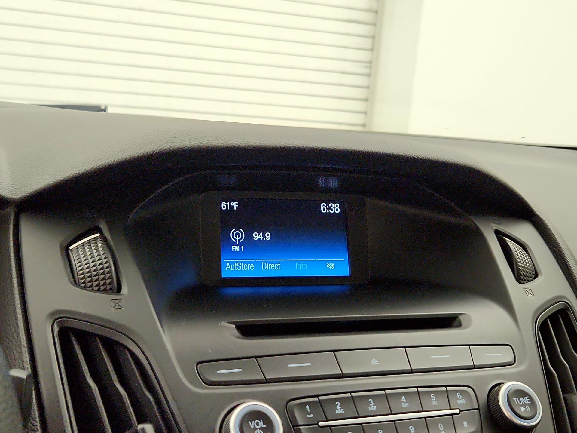 Thumbnail: 2016 Ford Focus - 15