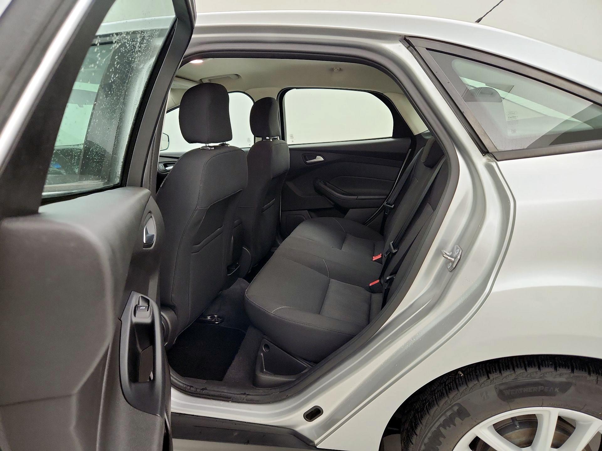 Thumbnail: 2016 Ford Focus - 19