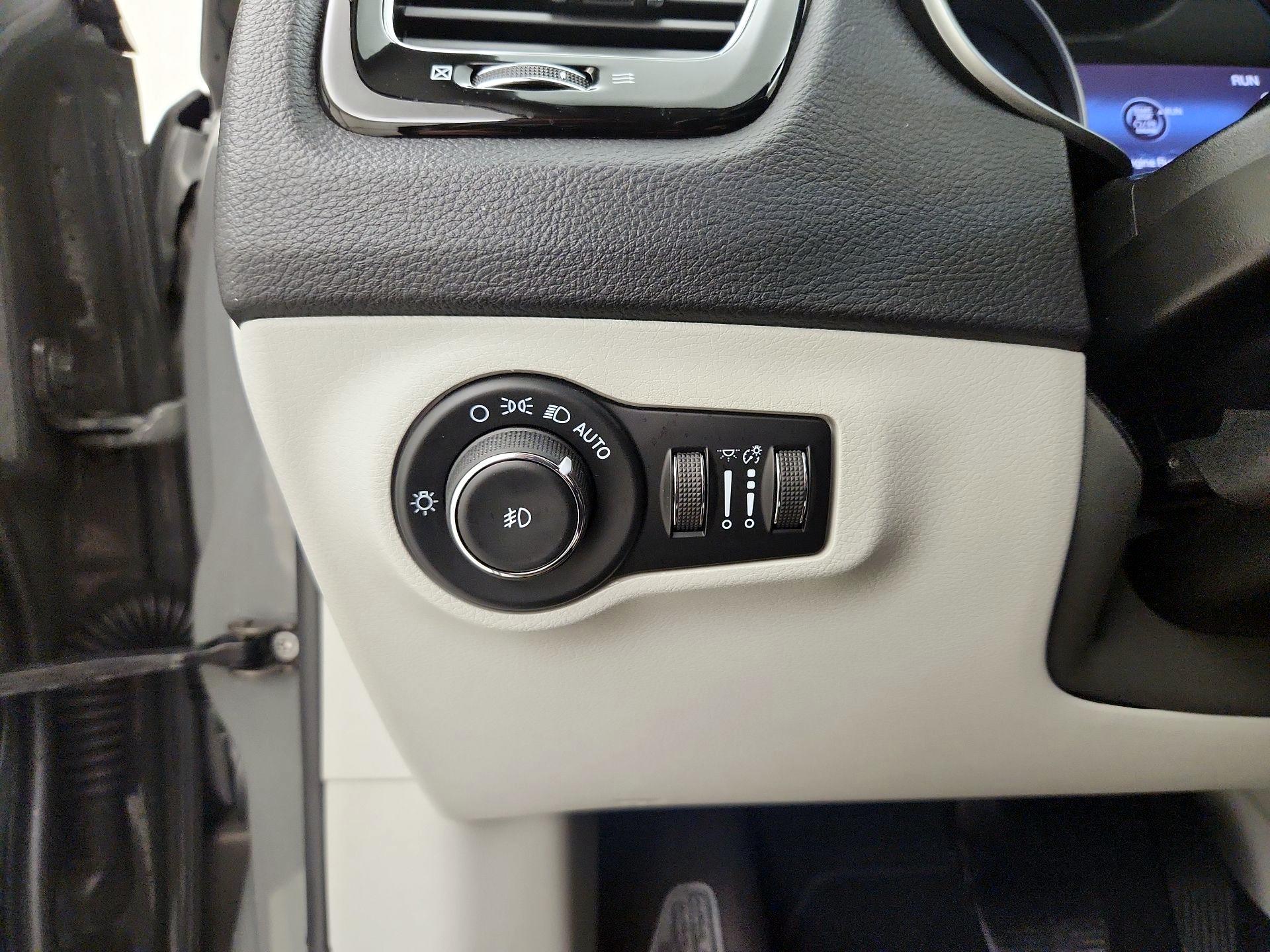 Thumbnail: 2021 Jeep Compass - 13