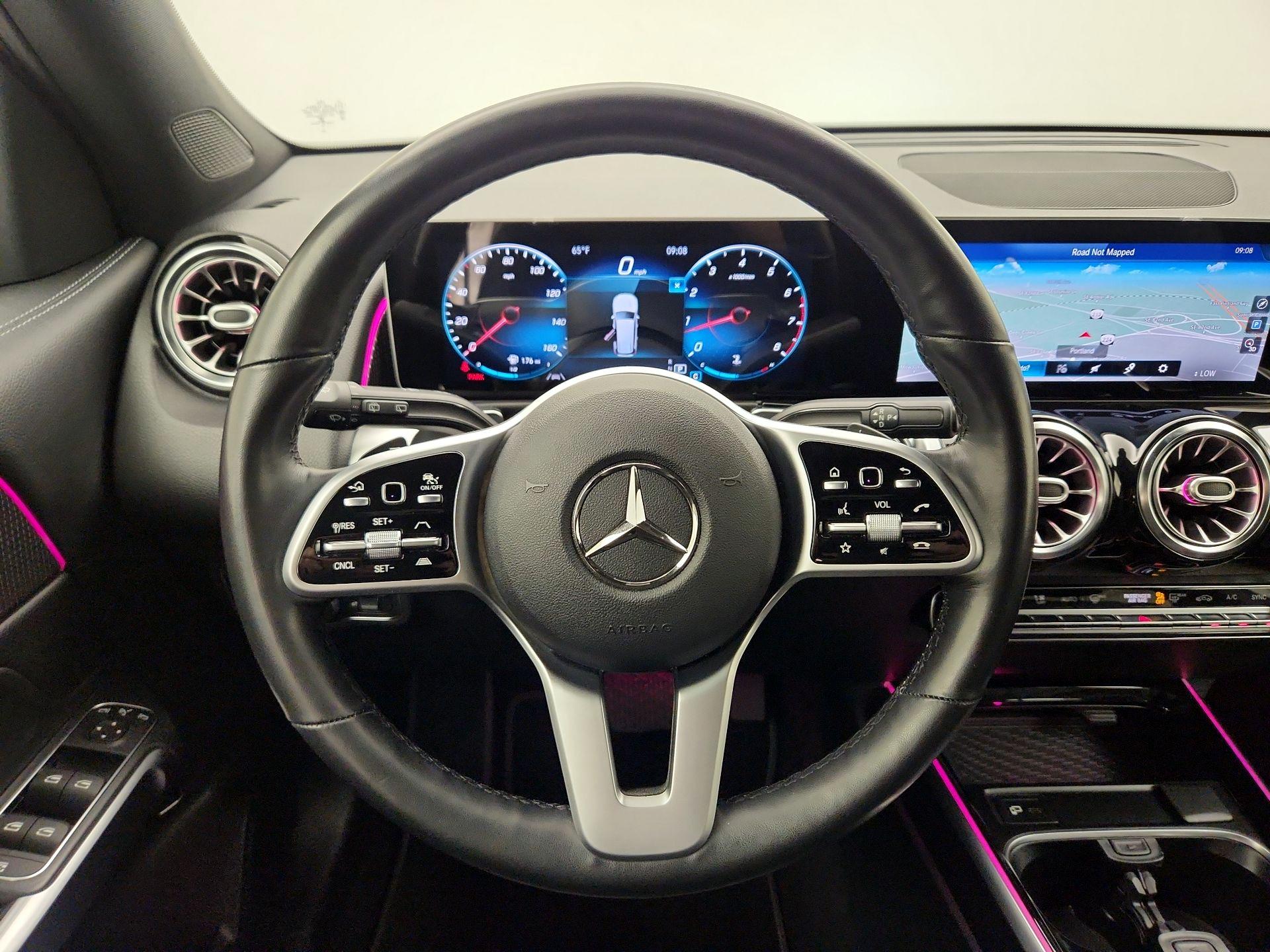 Thumbnail: 2021 Mercedes-Benz GLB - 10