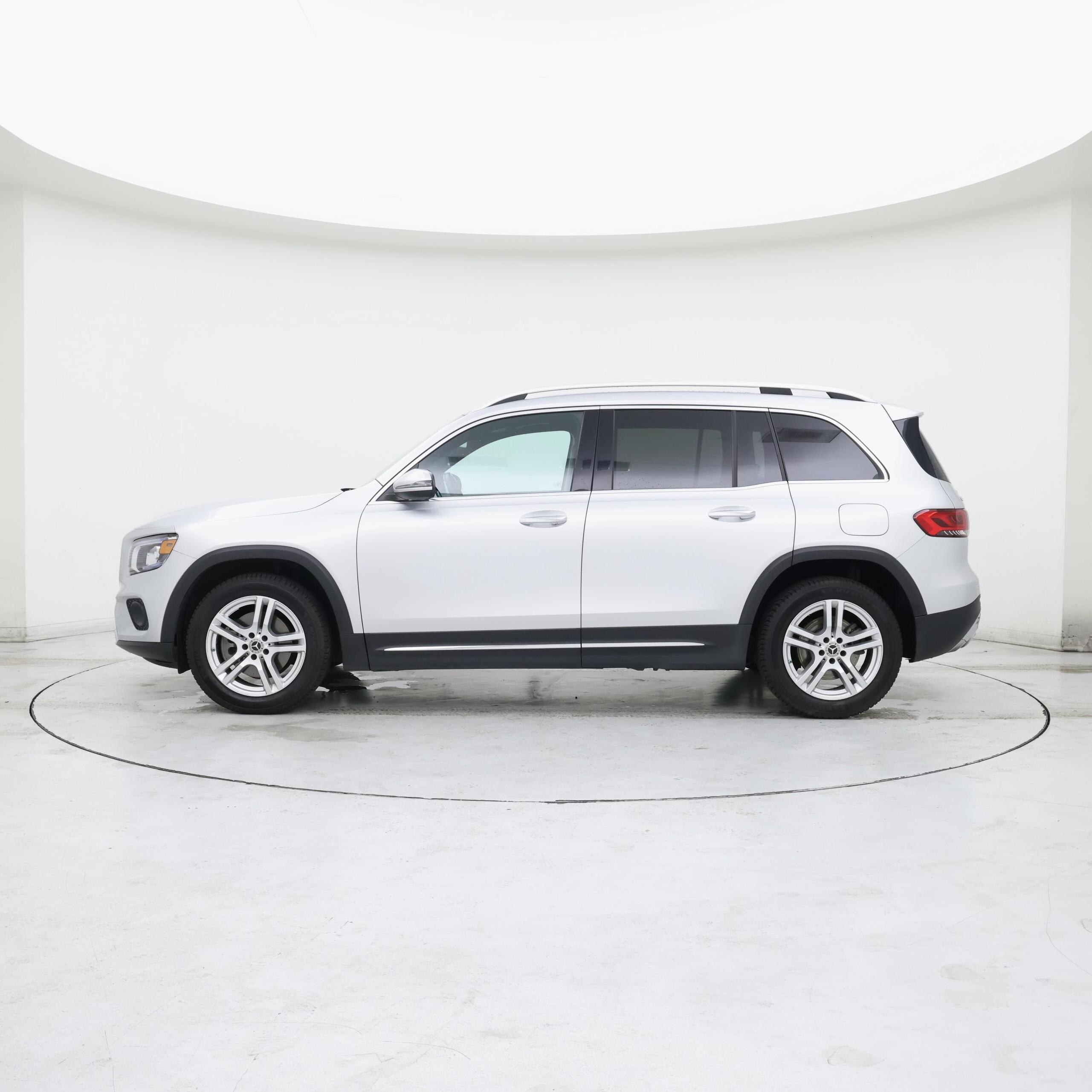 Thumbnail: 2021 Mercedes-Benz GLB - 3