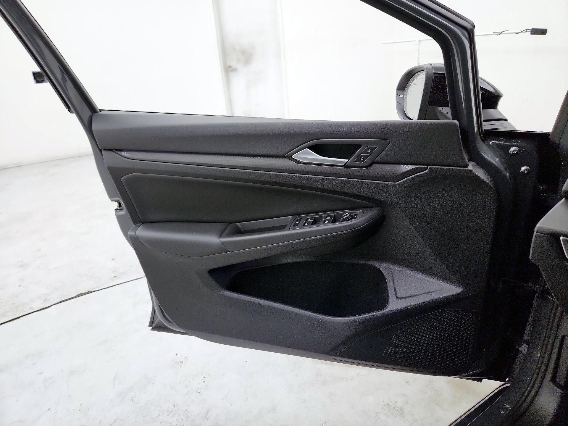 Thumbnail: 2024 Volkswagen Golf - 12