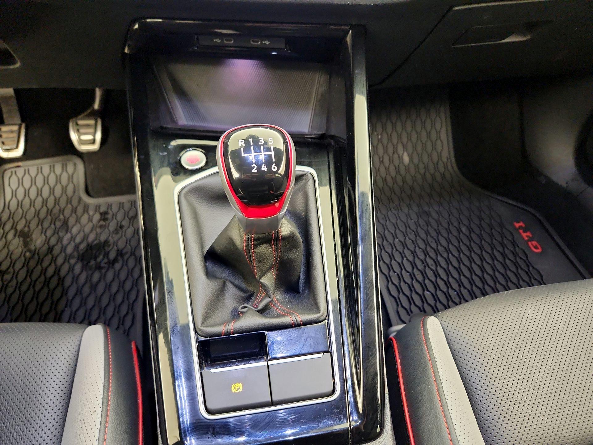 Thumbnail: 2024 Volkswagen Golf - 17