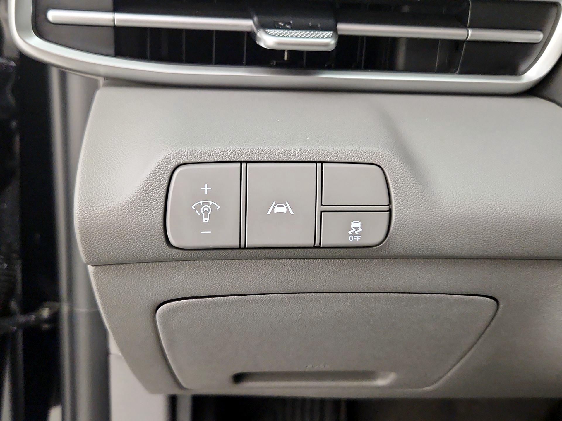 Thumbnail: 2022 Hyundai Elantra - 13