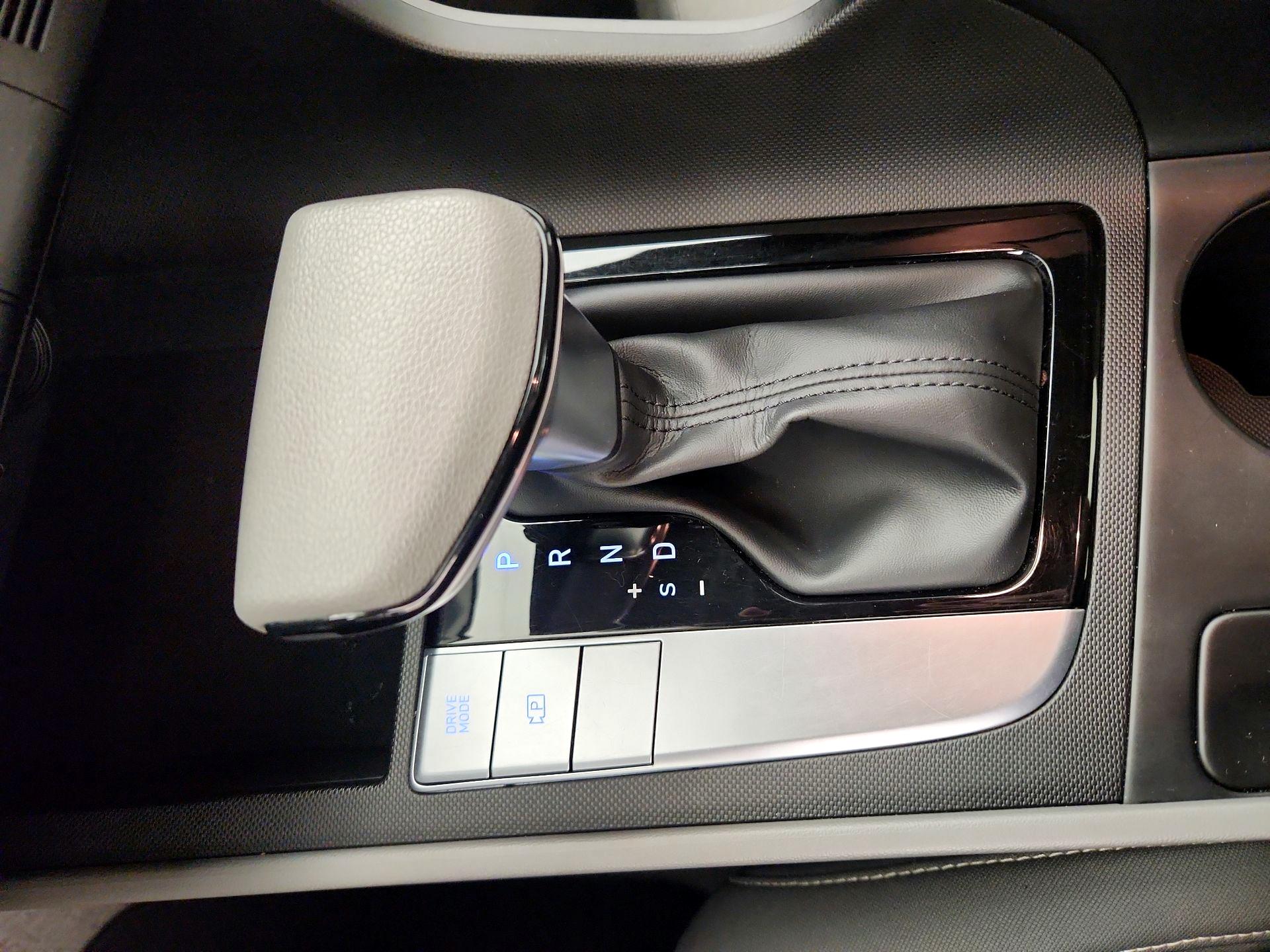 Thumbnail: 2022 Hyundai Elantra - 17