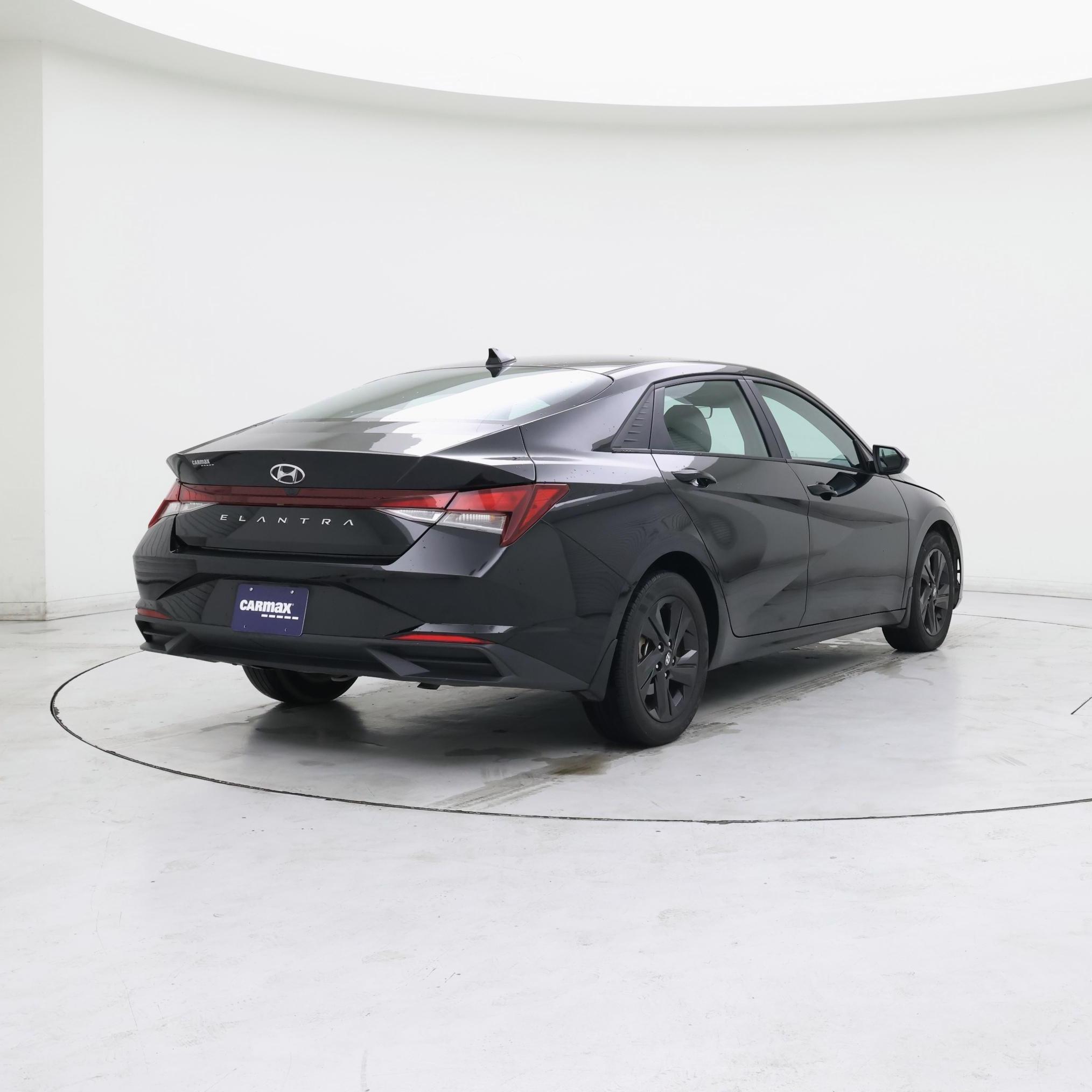 Thumbnail: 2022 Hyundai Elantra - 8