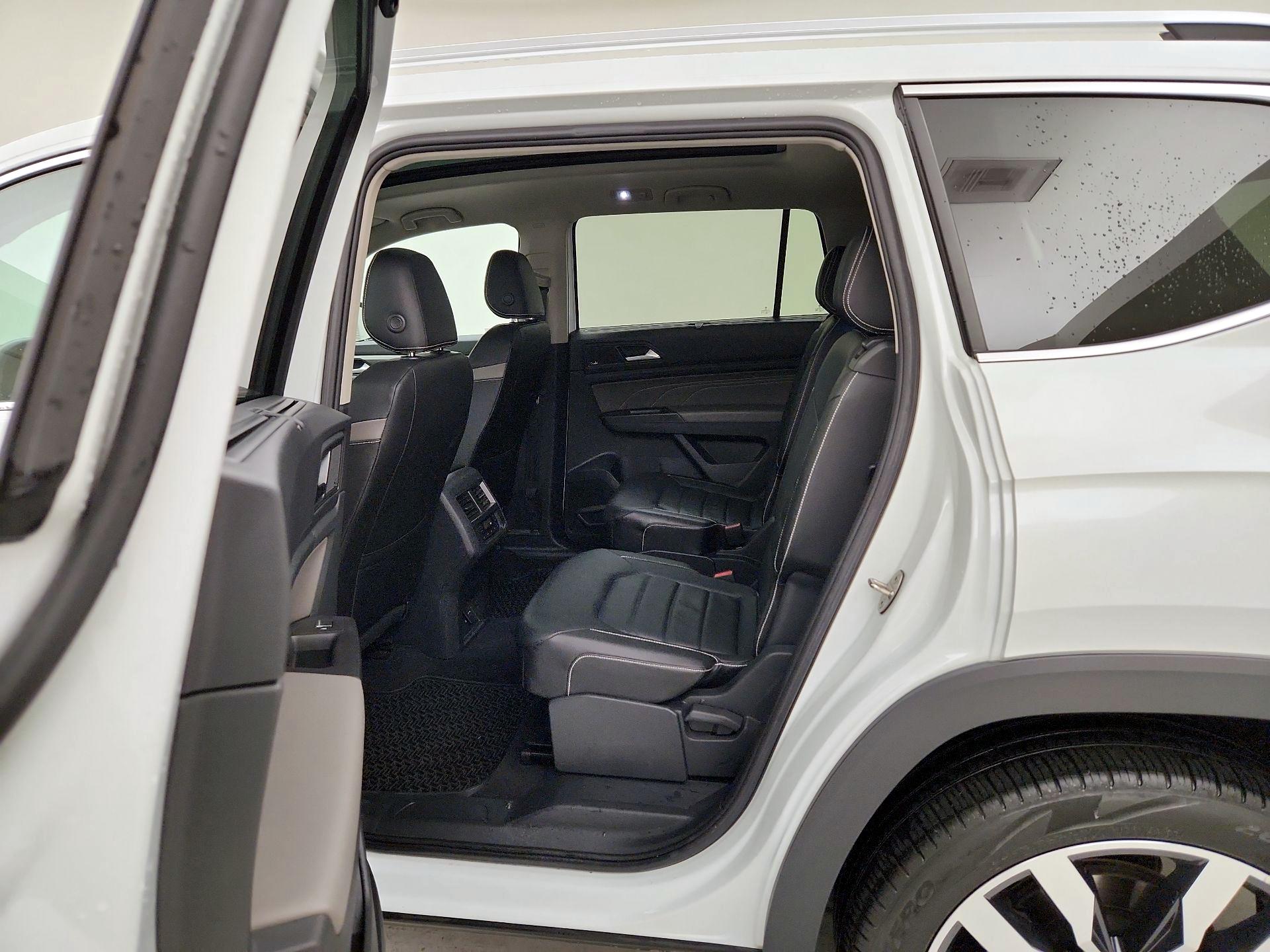 Thumbnail: 2023 Volkswagen Atlas - 20