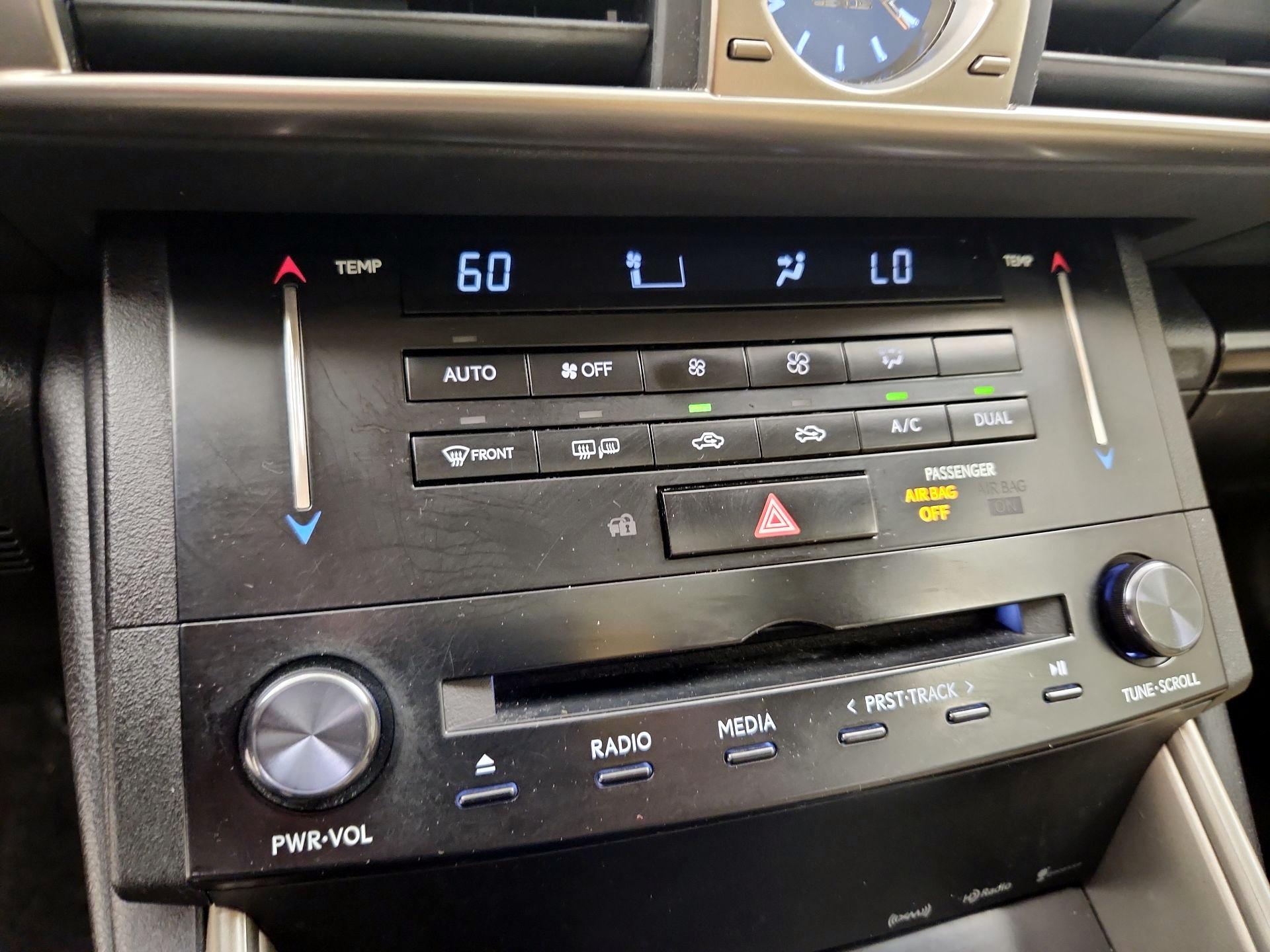 Thumbnail: 2014 Lexus IS - 16