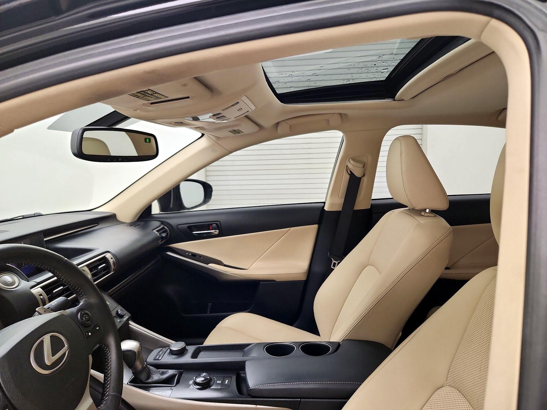 Thumbnail: 2014 Lexus IS - 19