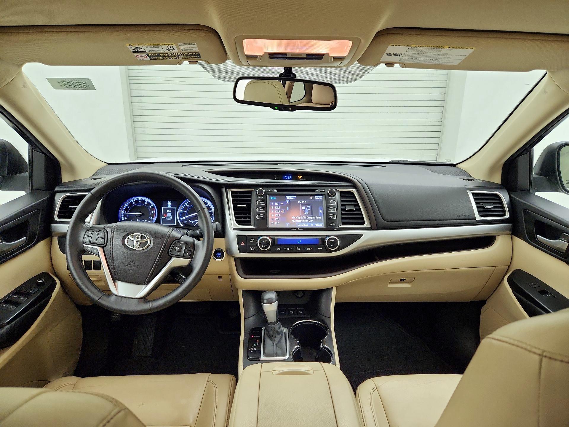 Thumbnail: 2015 Toyota Highlander - 9